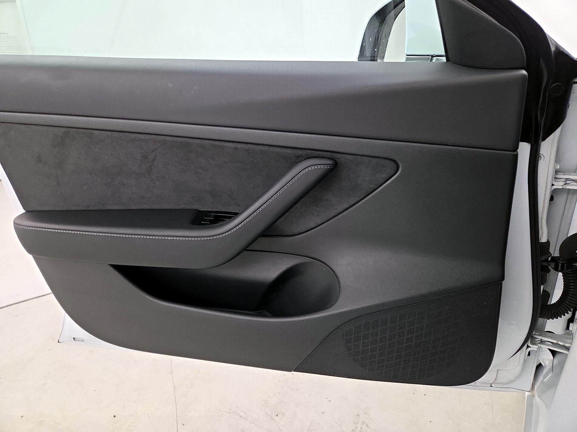 Thumbnail: 2020 Tesla Model 3 - 12