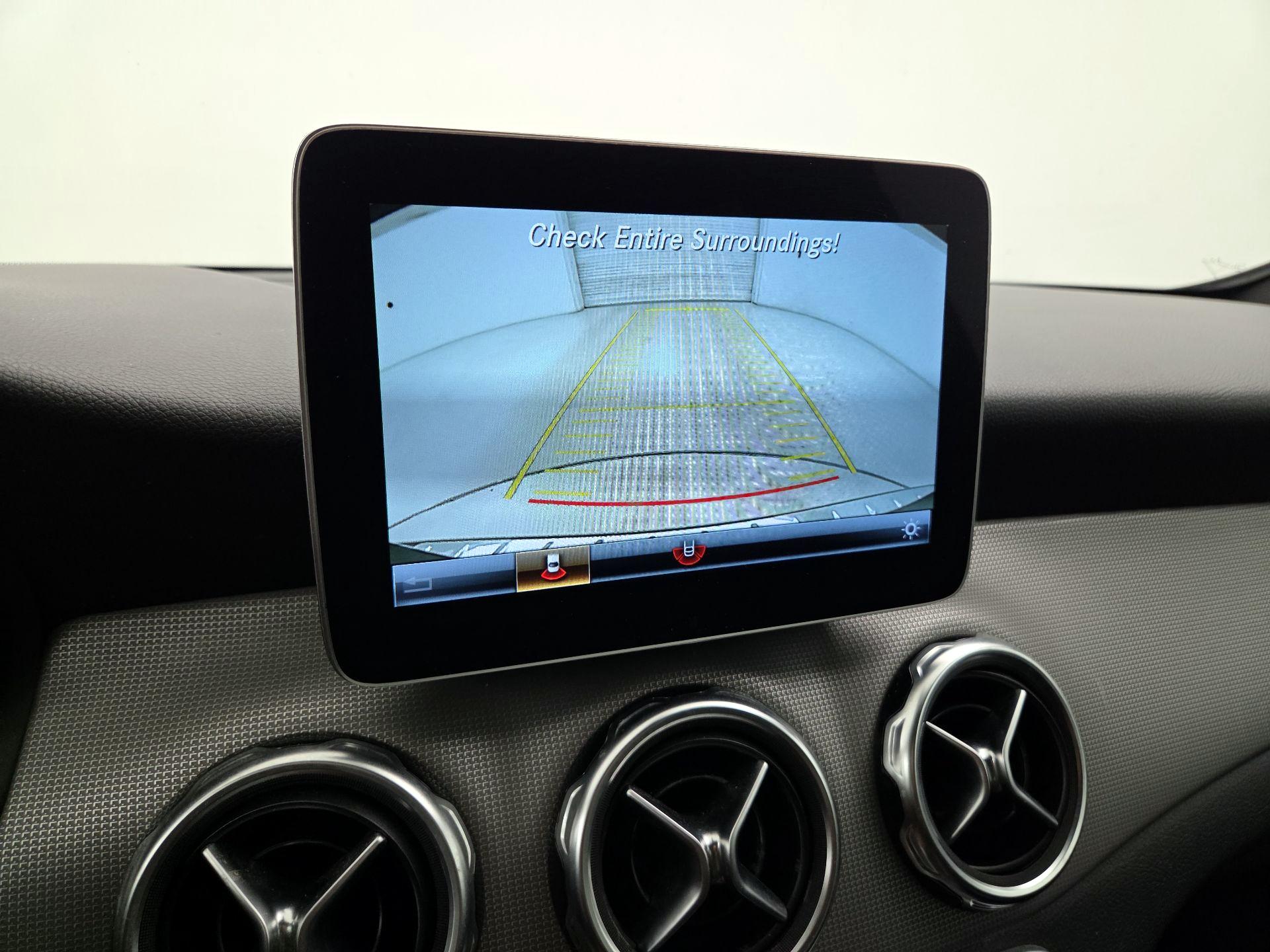 Thumbnail: 2020 Mercedes-Benz GLA - 15