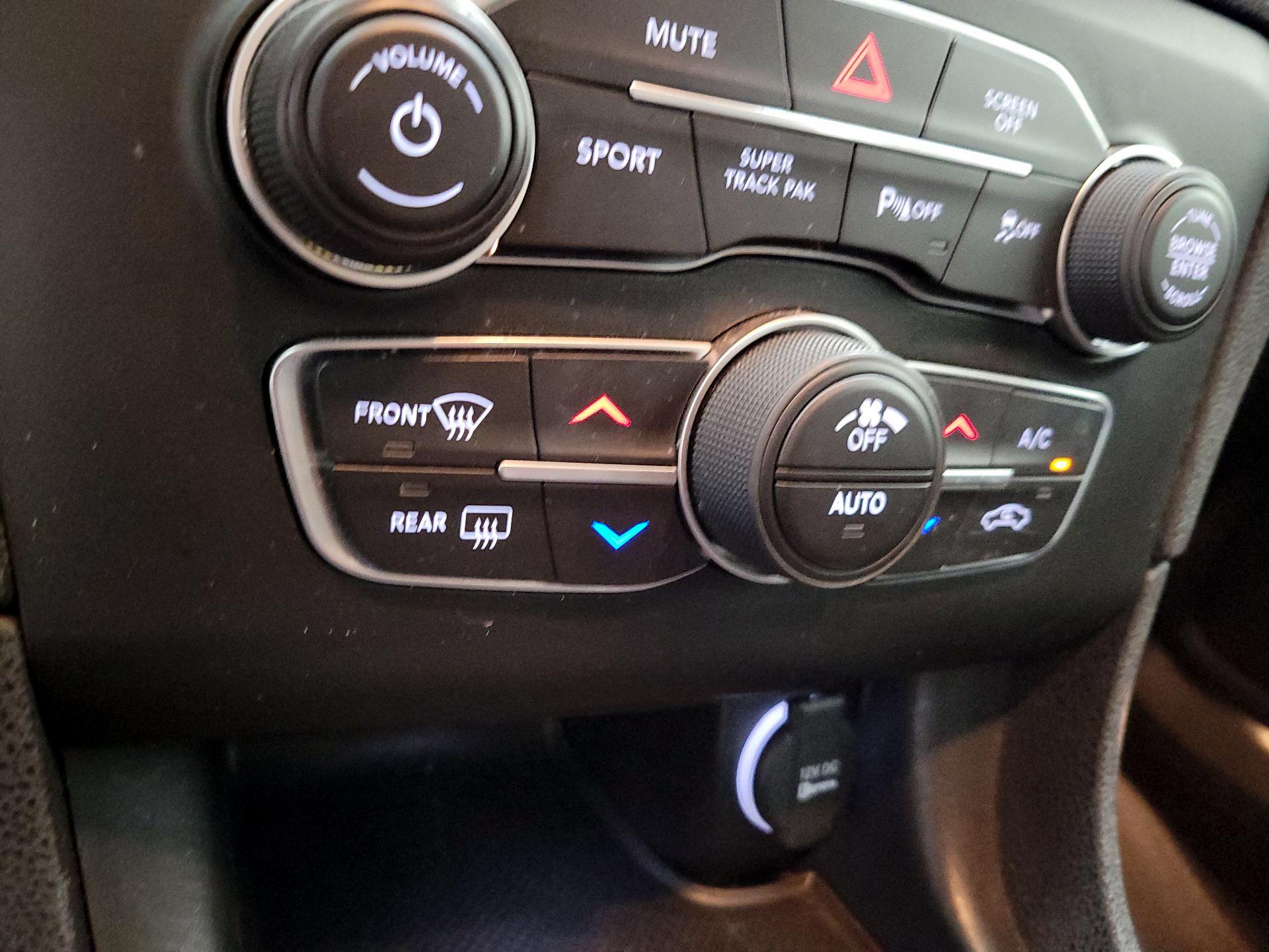 Thumbnail: 2021 Dodge Charger - 16