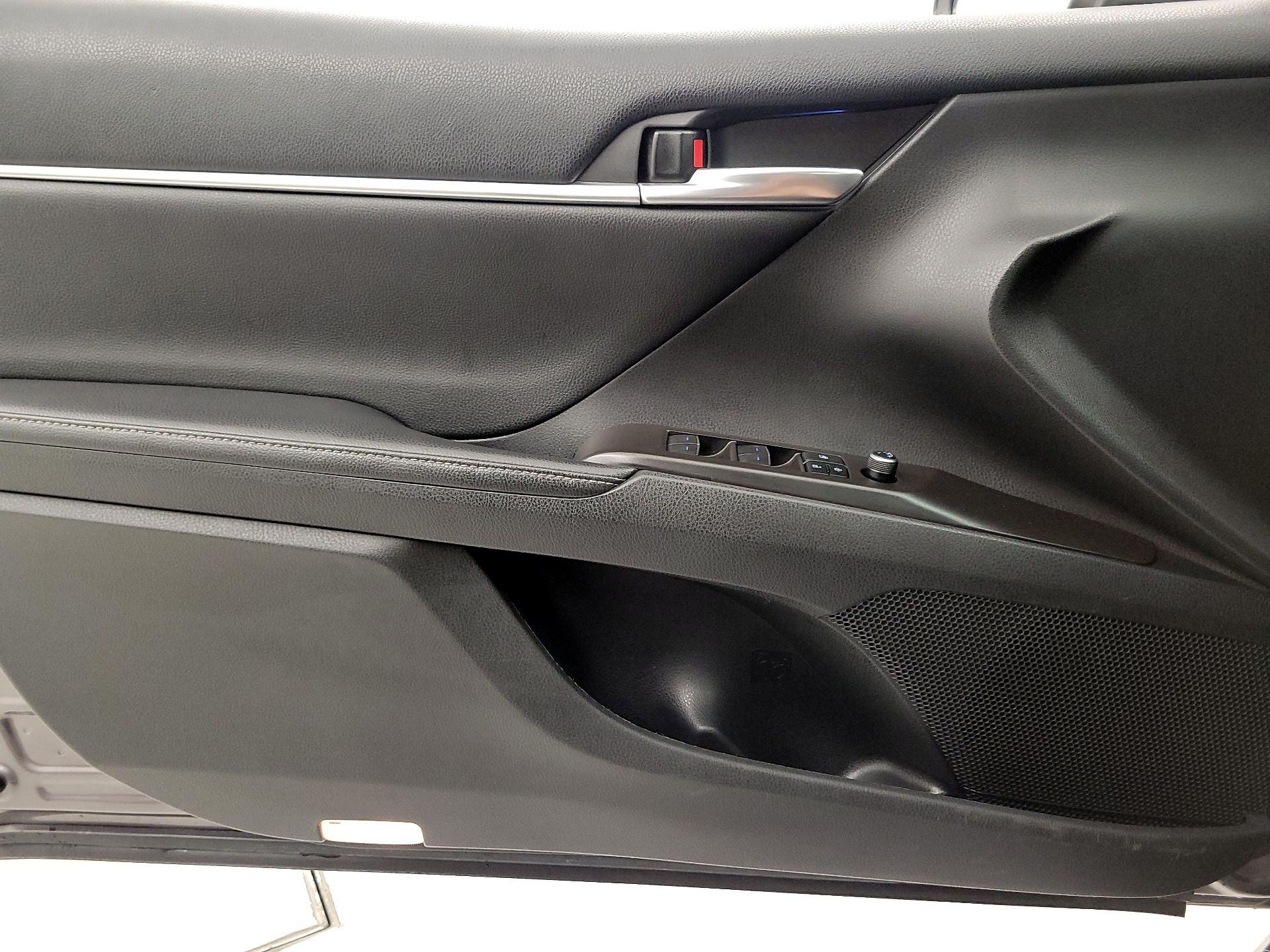 Thumbnail: 2021 Toyota Camry - 12