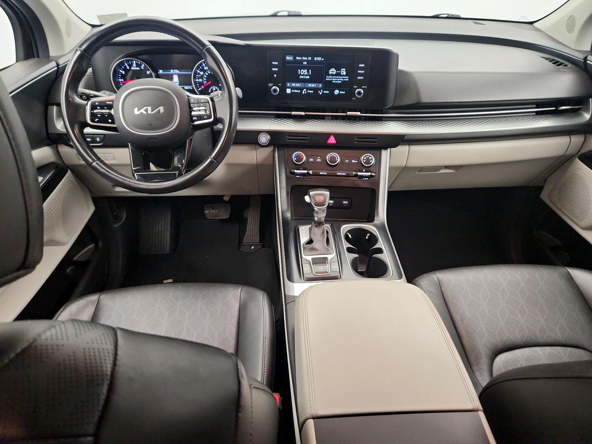 Thumbnail: 2023 Kia Carnival - 9