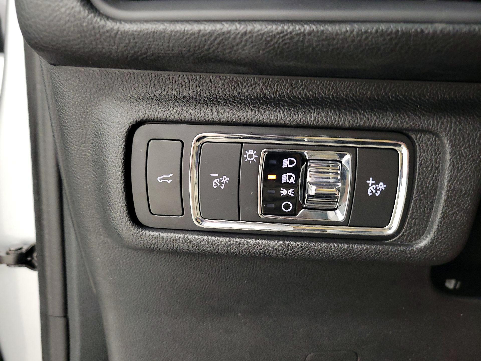 Thumbnail: 2022 Lincoln Corsair - 13