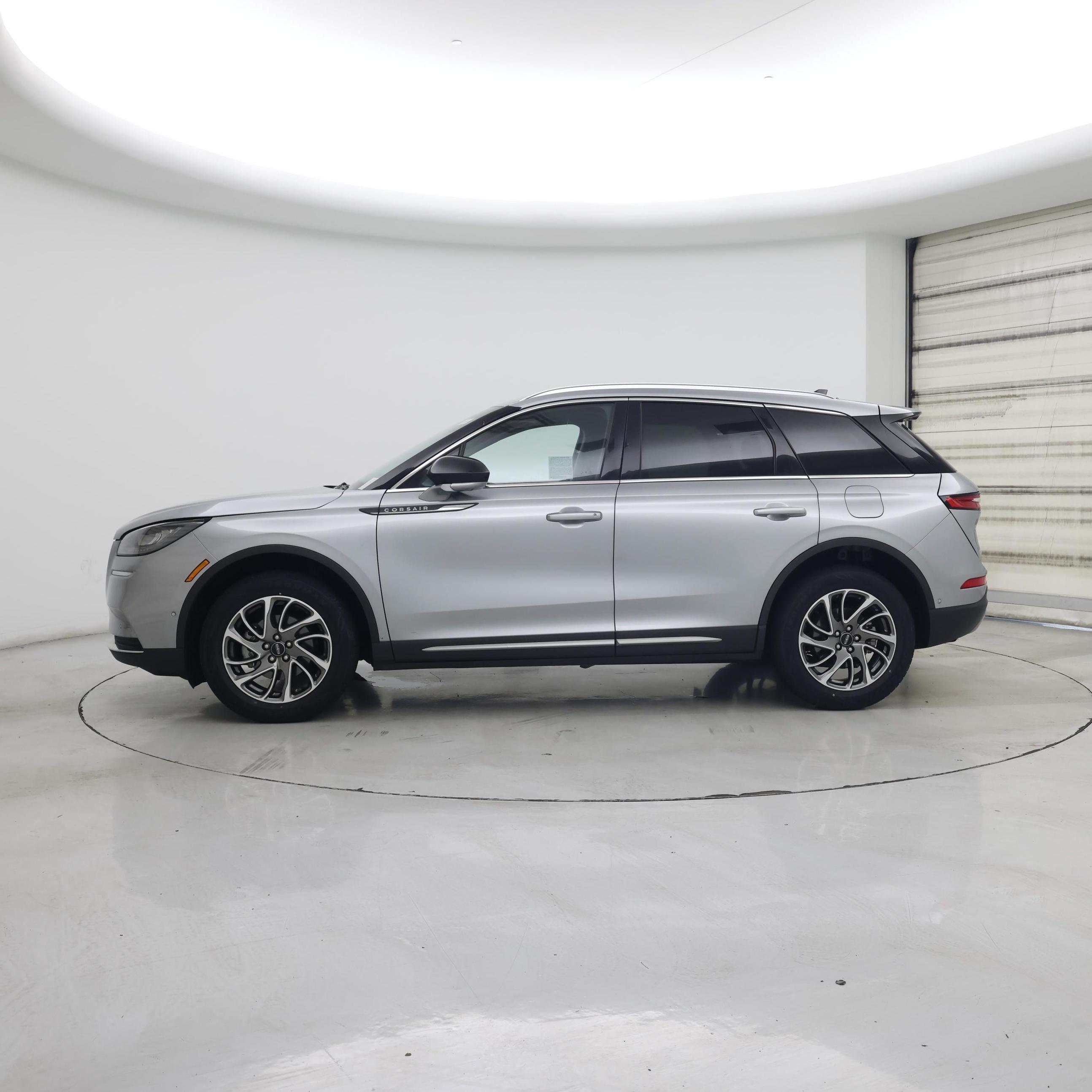 Thumbnail: 2022 Lincoln Corsair - 3