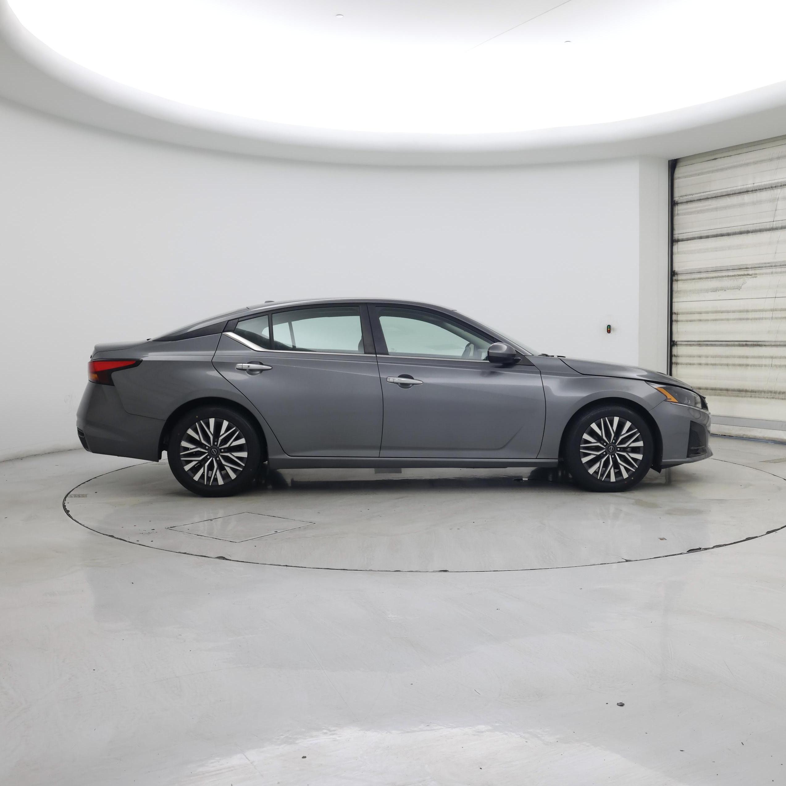 Thumbnail: 2023 Nissan Altima - 7