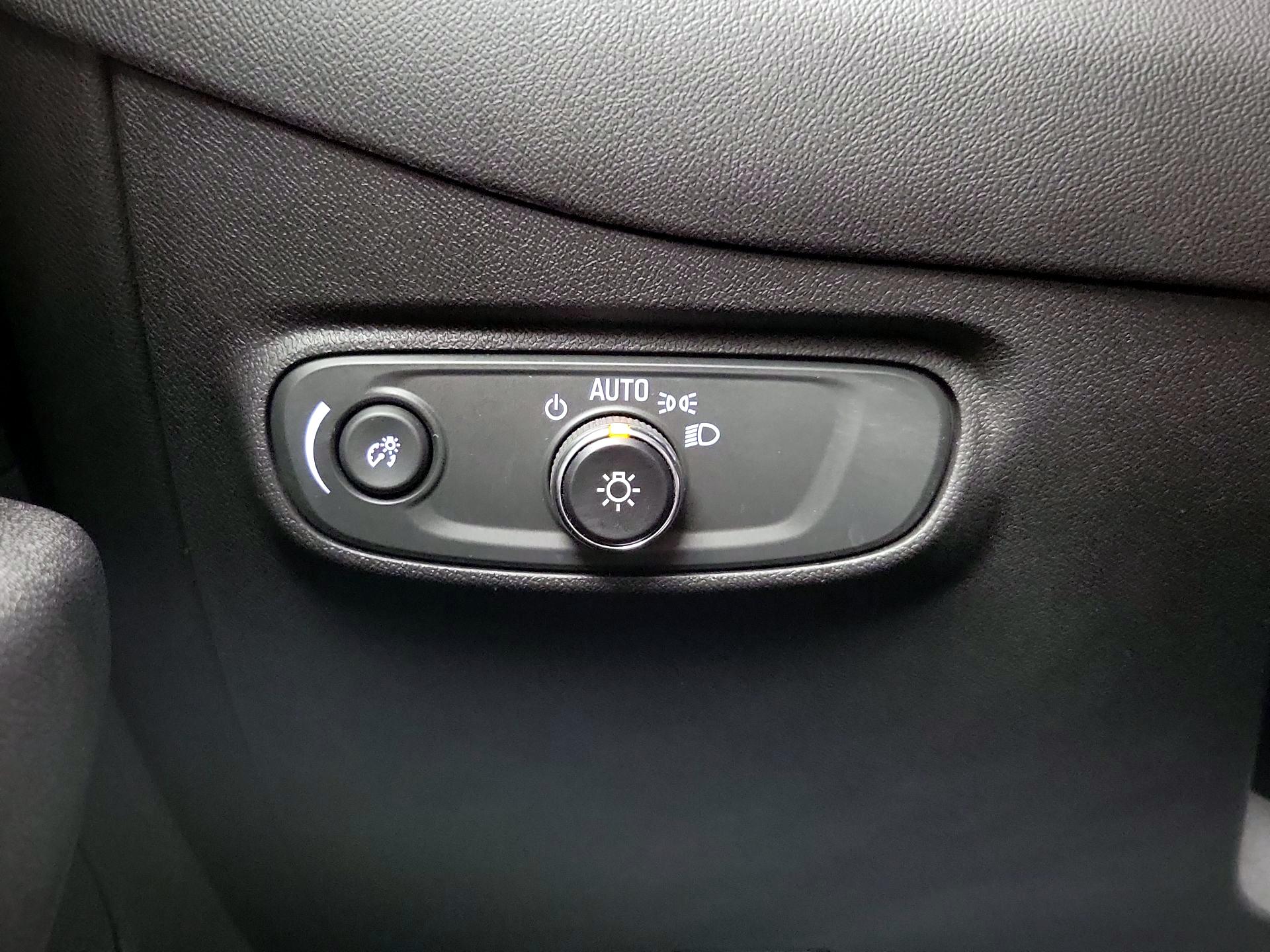 Thumbnail: 2022 Chevrolet Equinox - 13