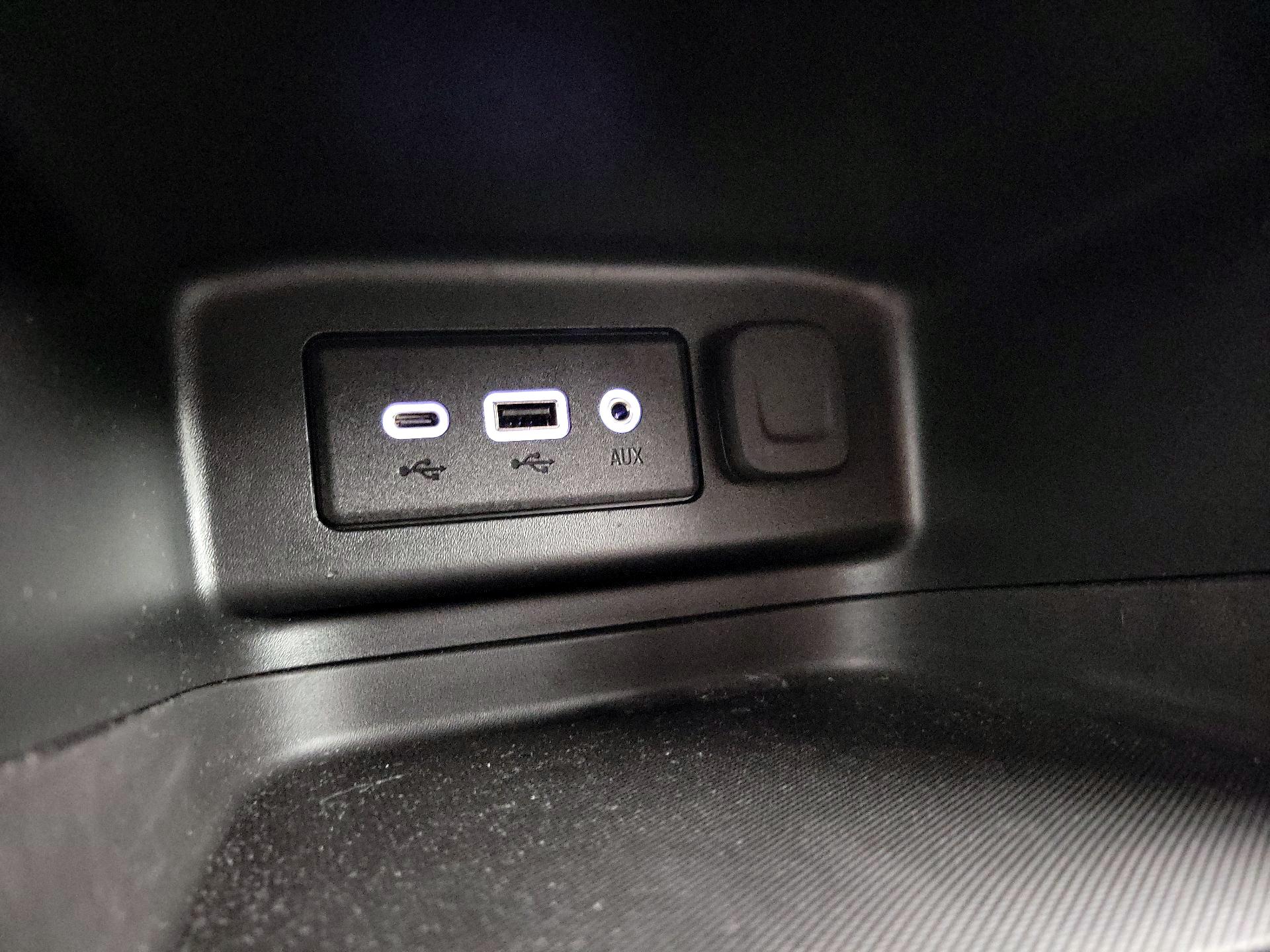 Thumbnail: 2022 Chevrolet Equinox - 18