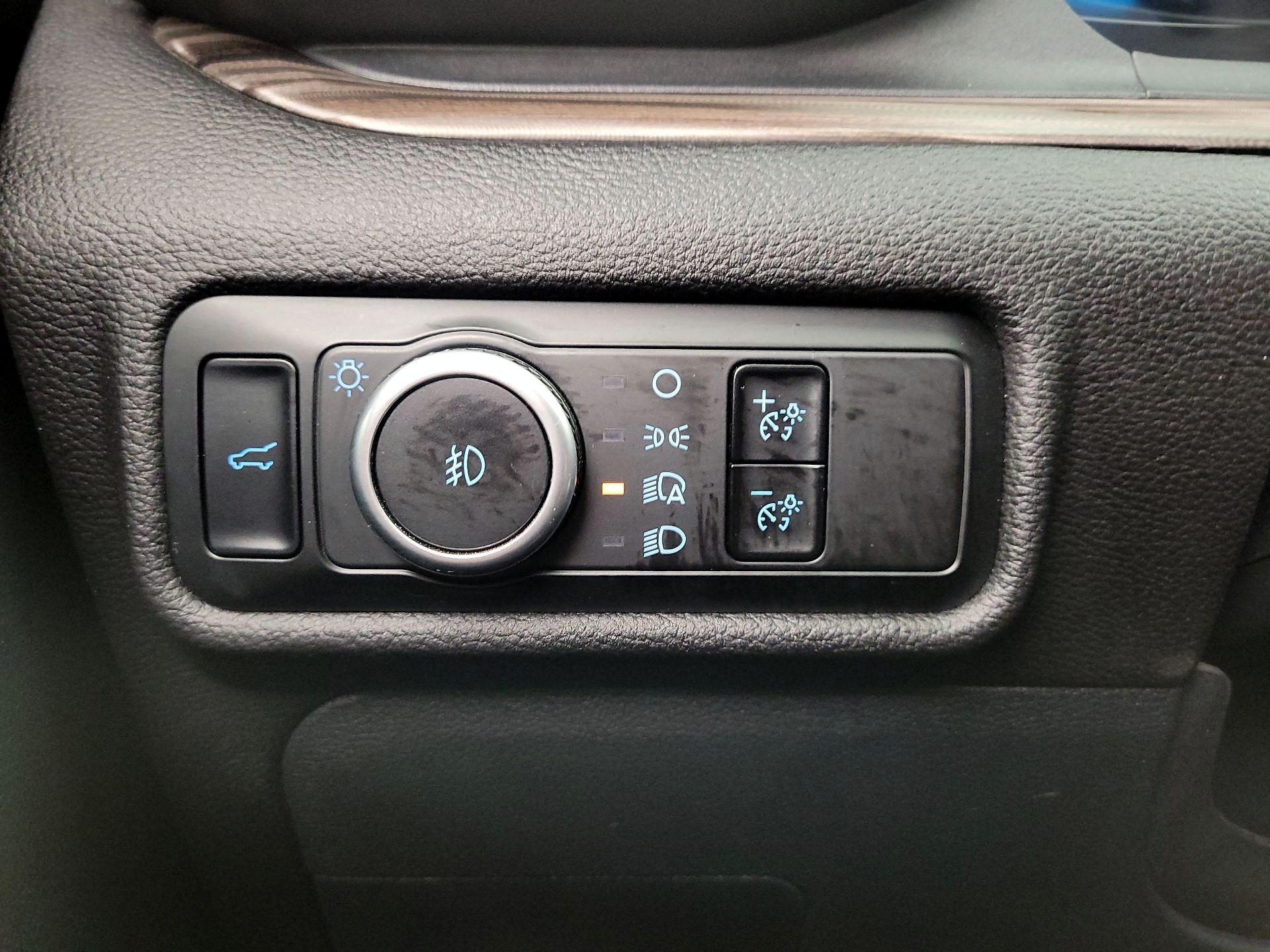 Thumbnail: 2023 Ford Explorer - 13