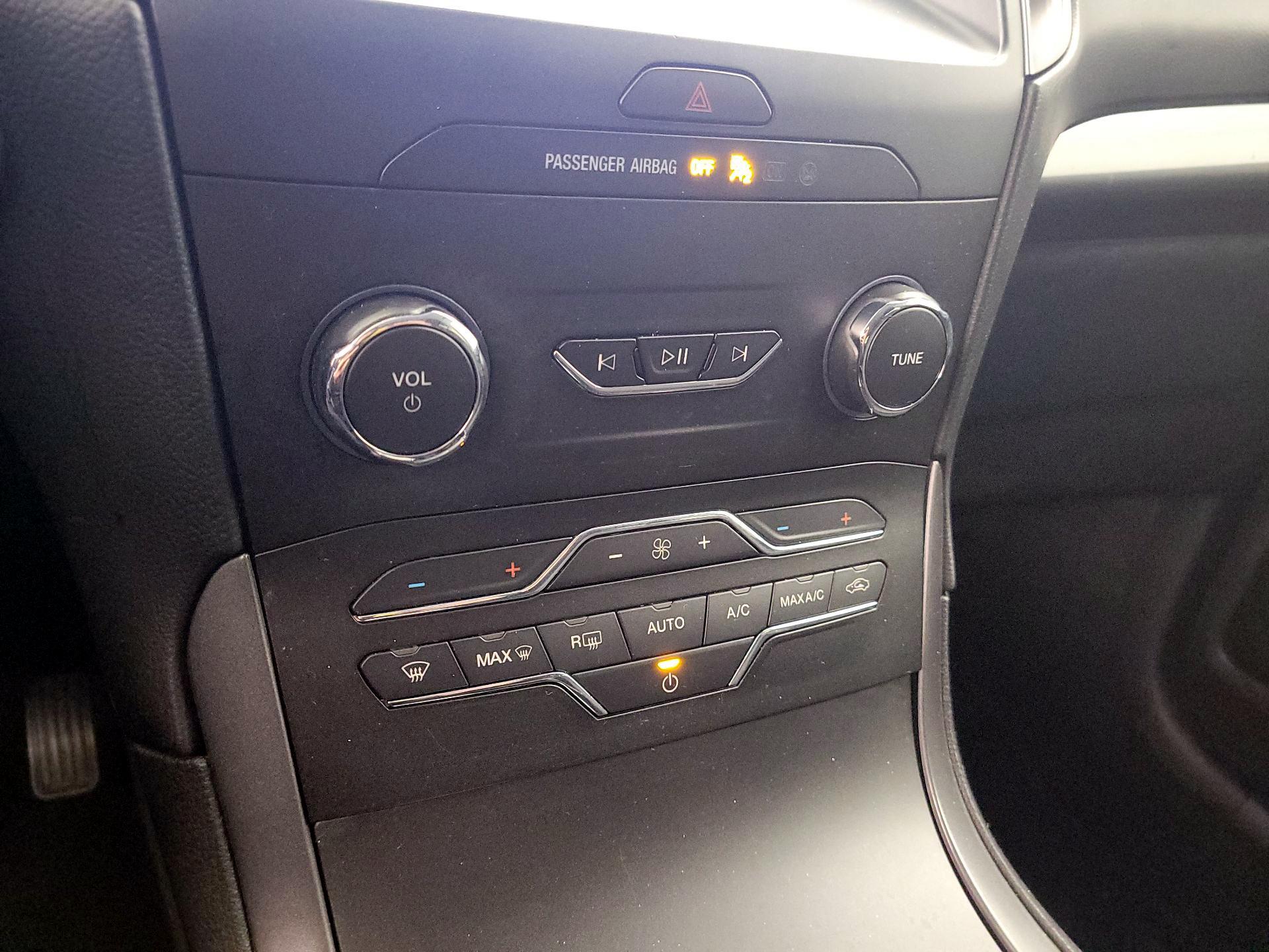 Thumbnail: 2020 Ford Edge - 16