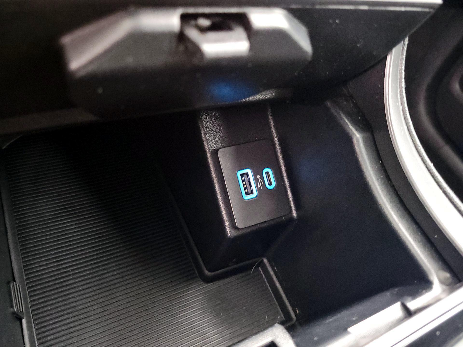 Thumbnail: 2020 Ford Edge - 18