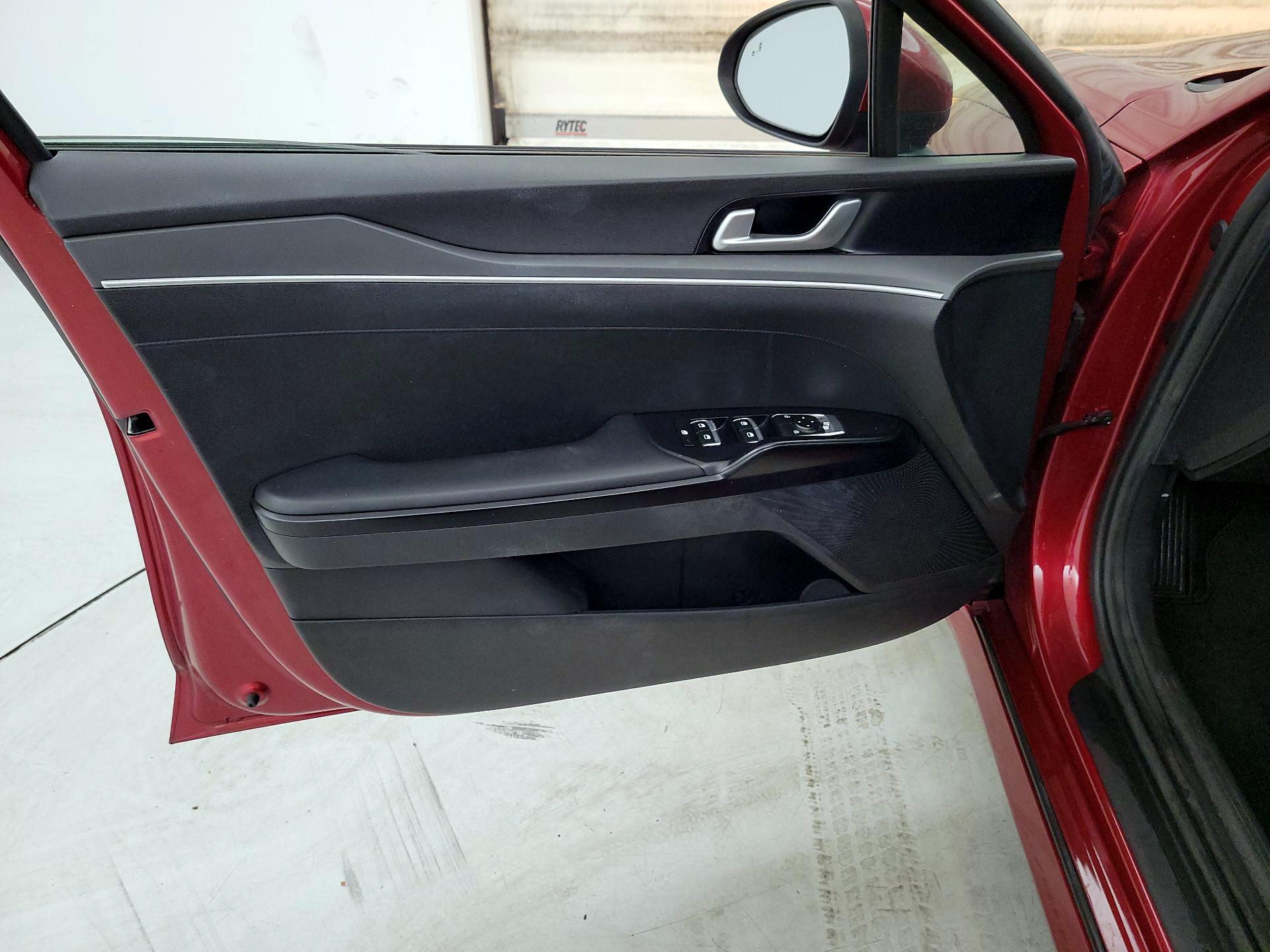 Thumbnail: 2022 Kia K5 - 12