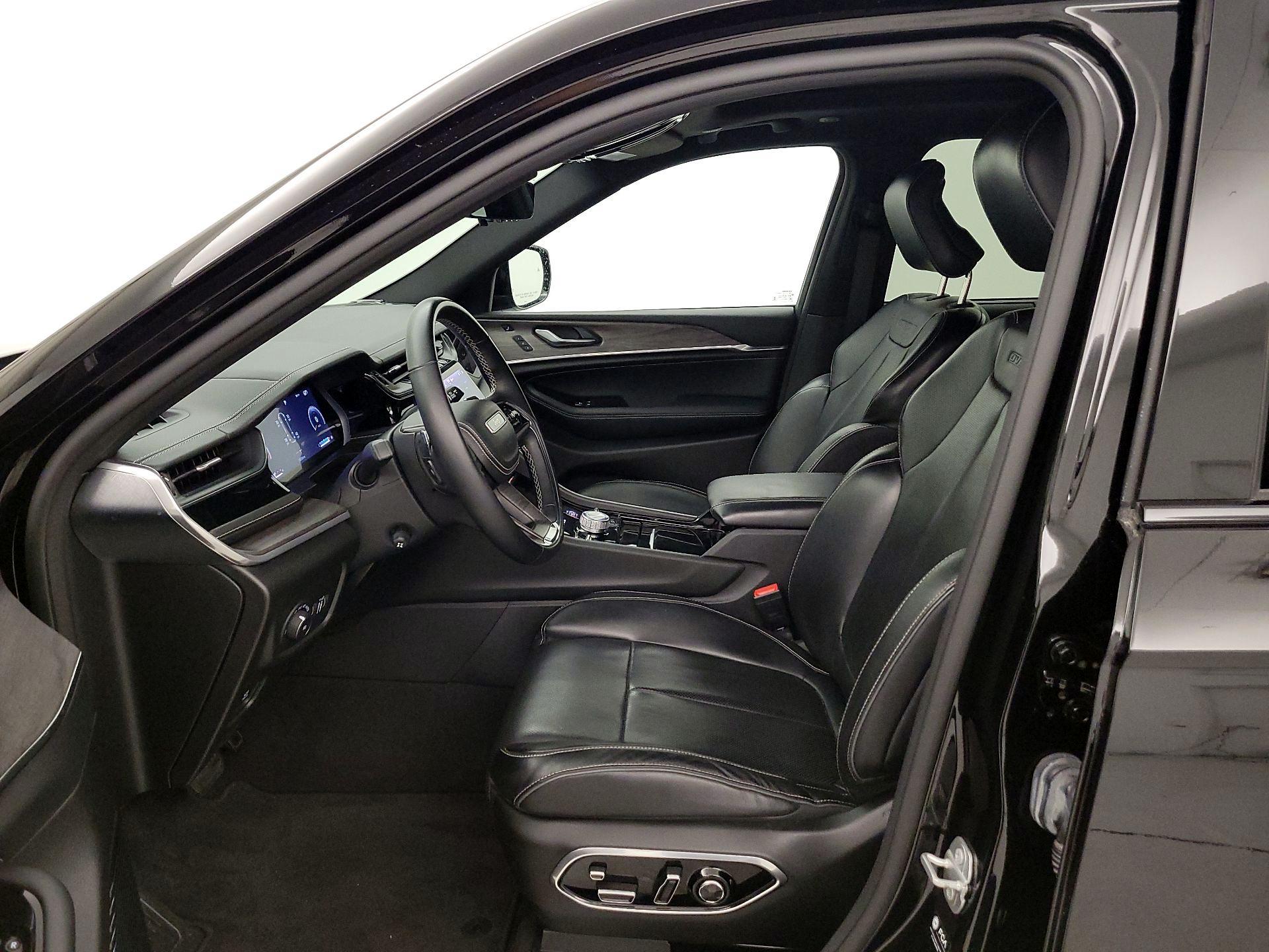 Thumbnail: 2022 Jeep Grand Cherokee - 11