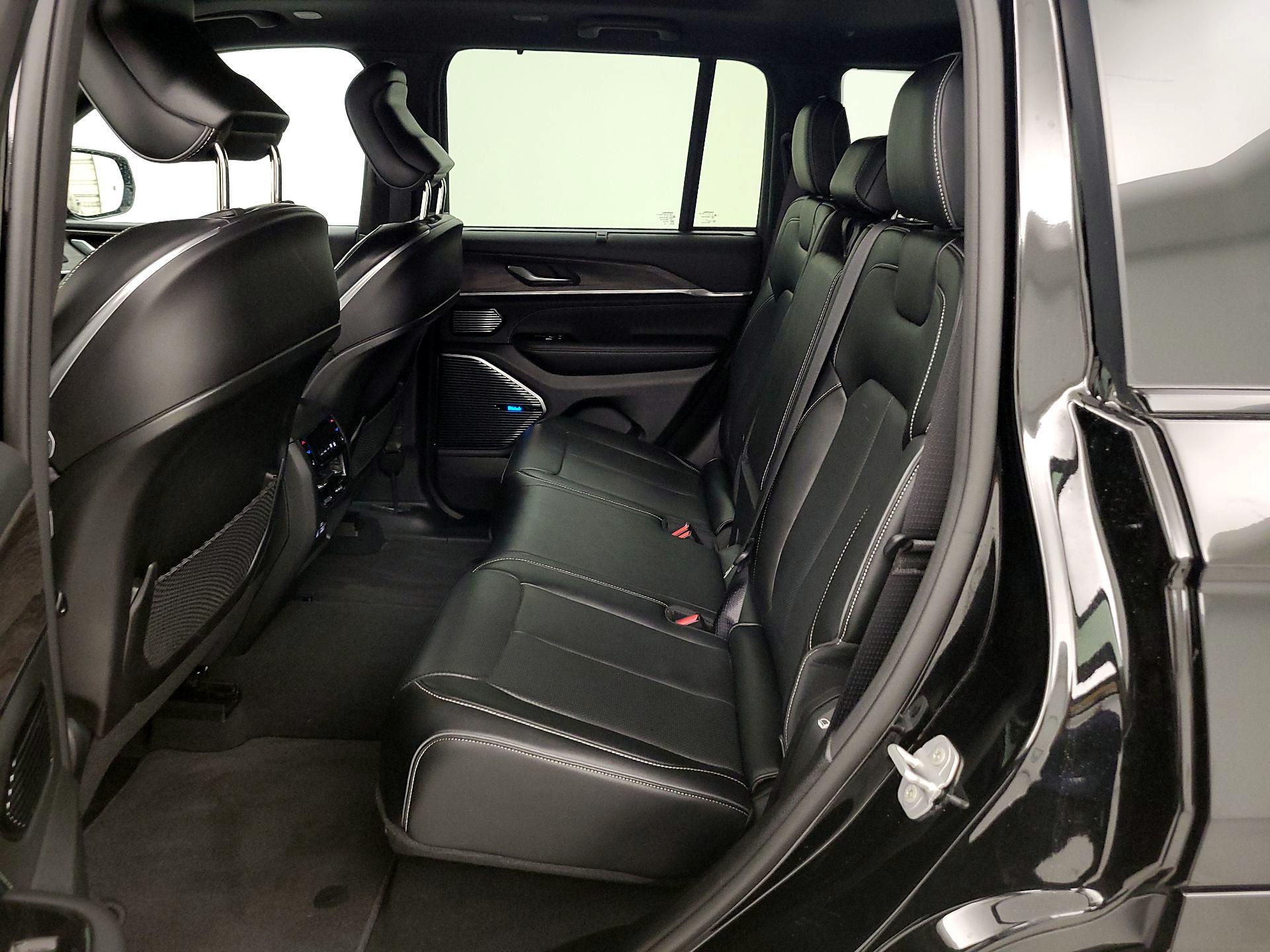 Thumbnail: 2022 Jeep Grand Cherokee - 20