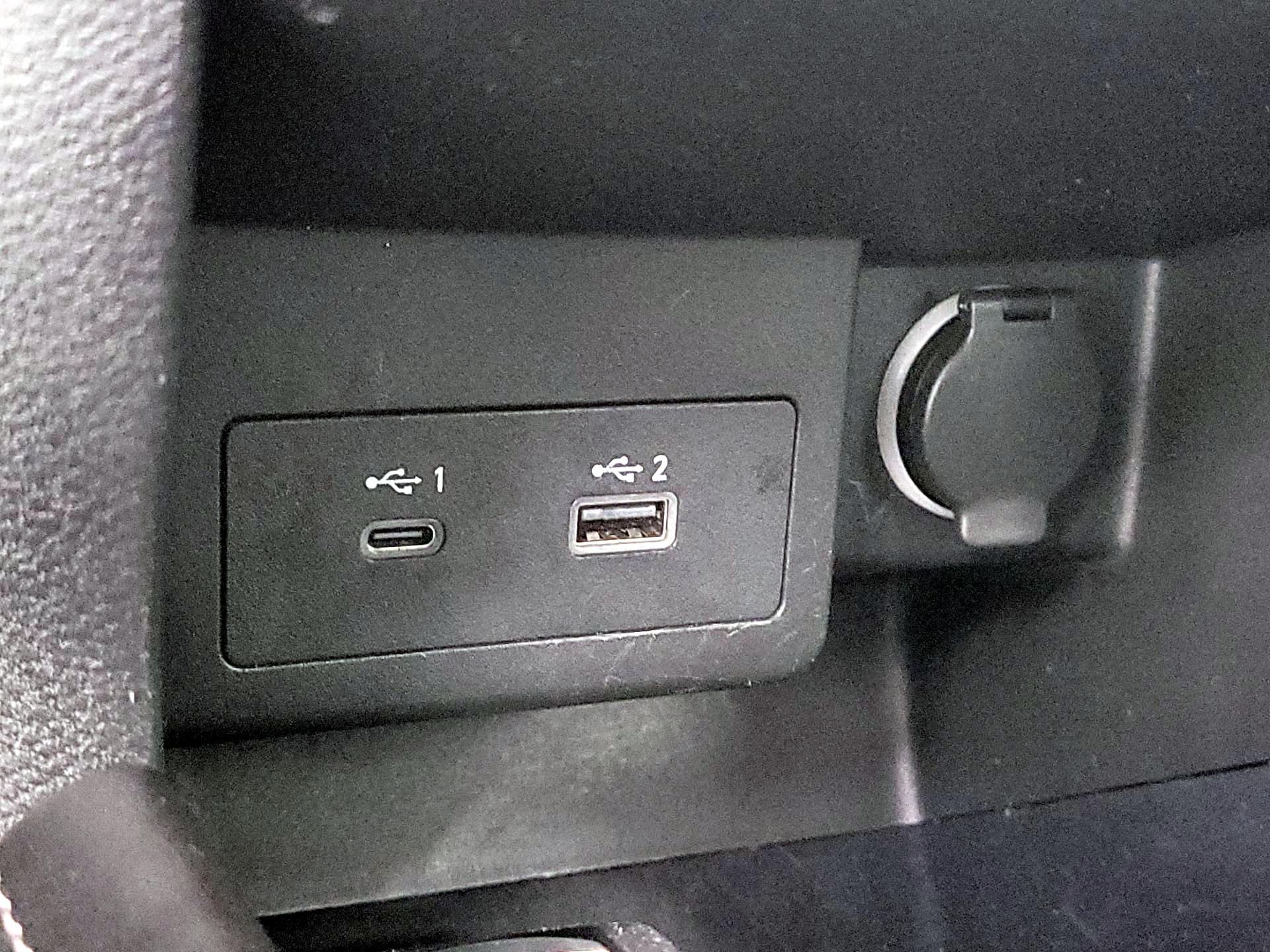 Thumbnail: 2023 Nissan Kicks - 18