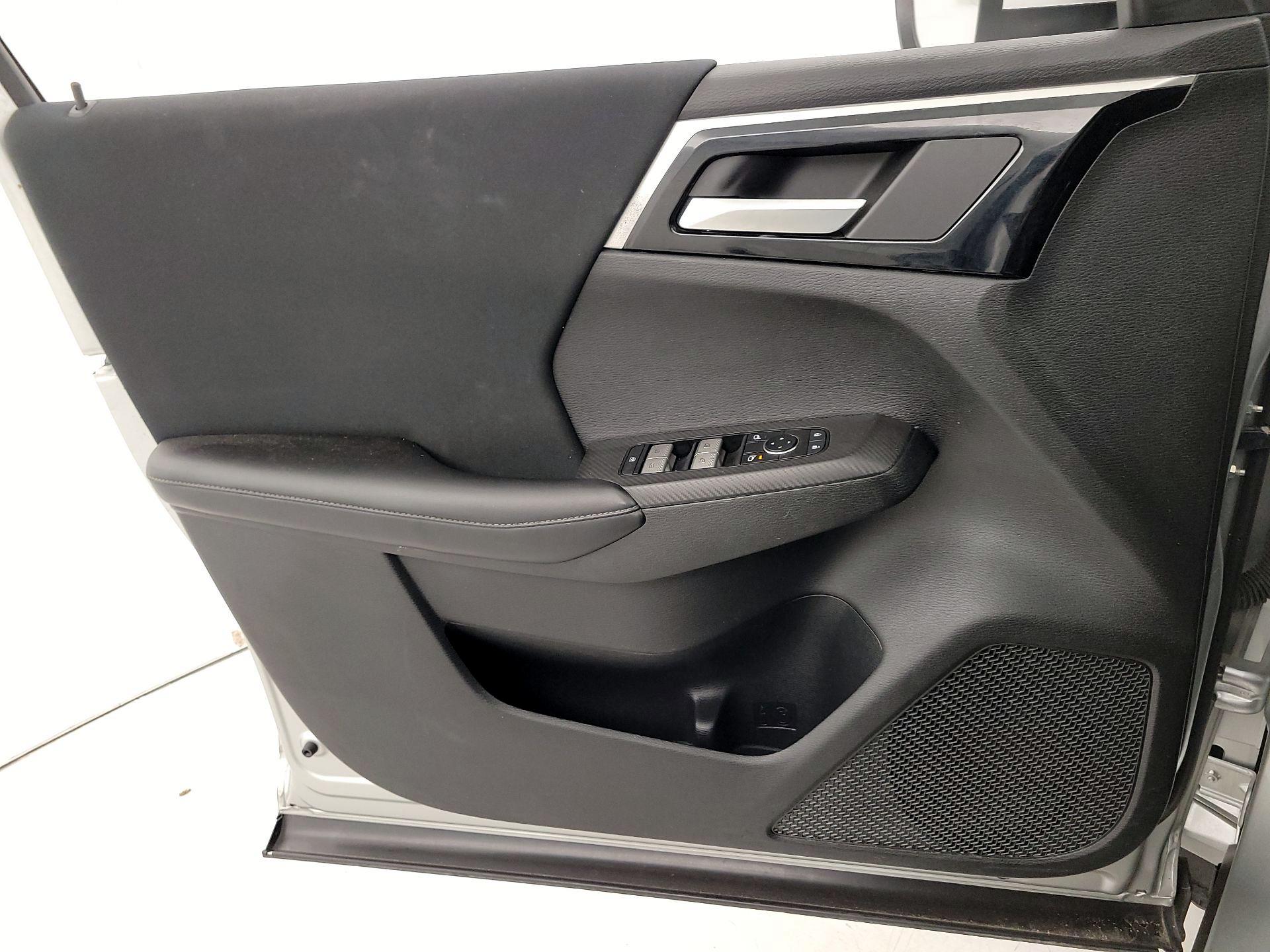 Thumbnail: 2022 Mitsubishi Outlander - 12