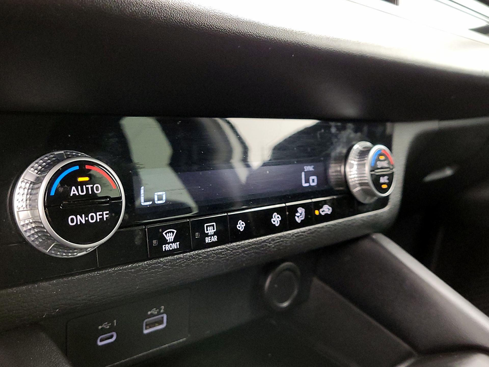 Thumbnail: 2022 Mitsubishi Outlander - 16