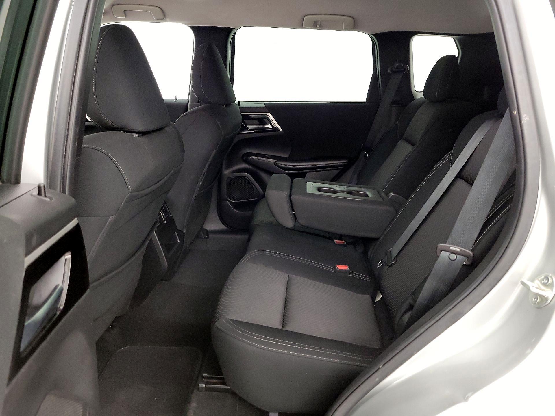 Thumbnail: 2022 Mitsubishi Outlander - 19