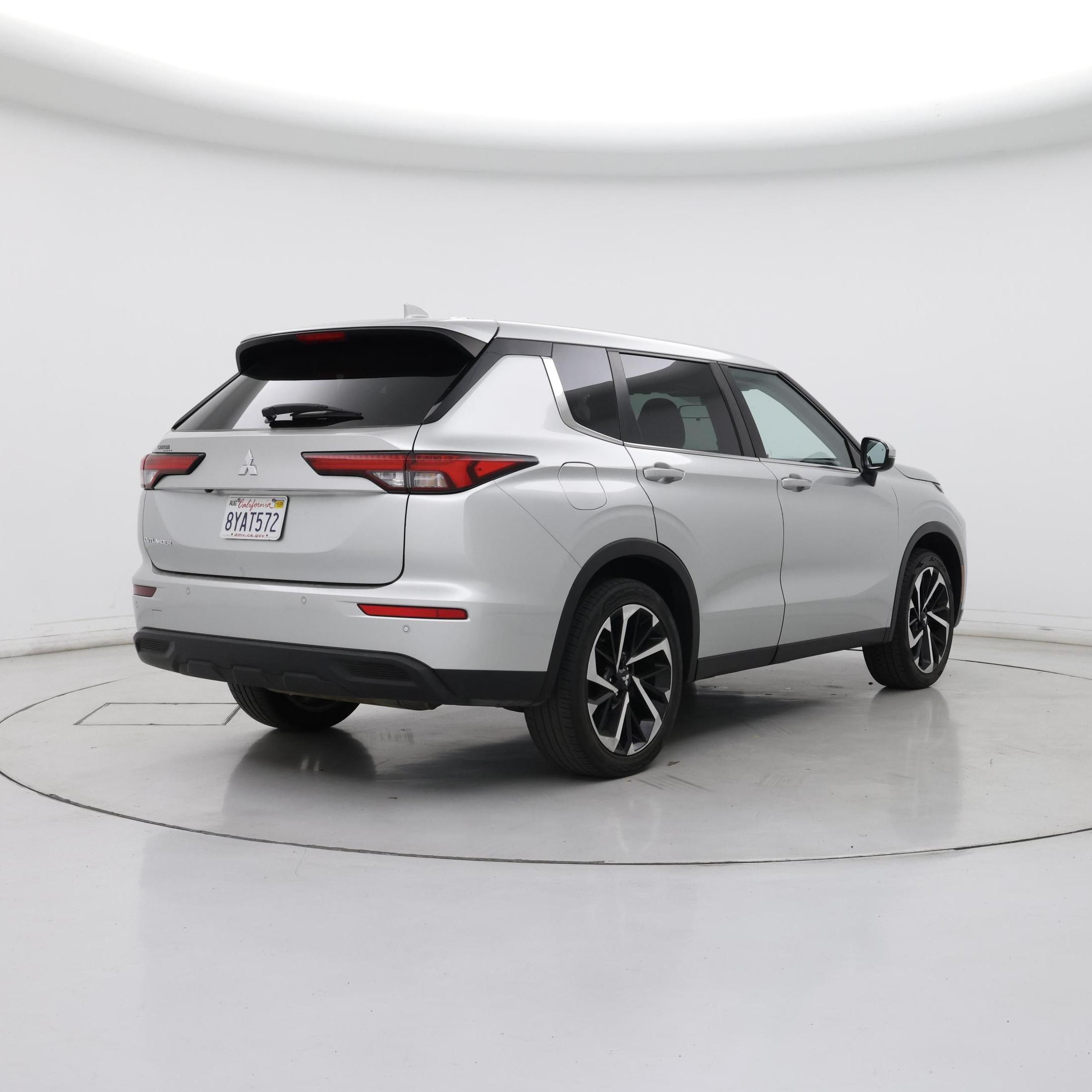 Thumbnail: 2022 Mitsubishi Outlander - 8