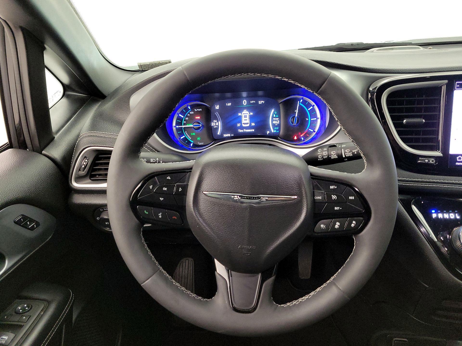 Thumbnail: 2022 Chrysler Pacifica - 10