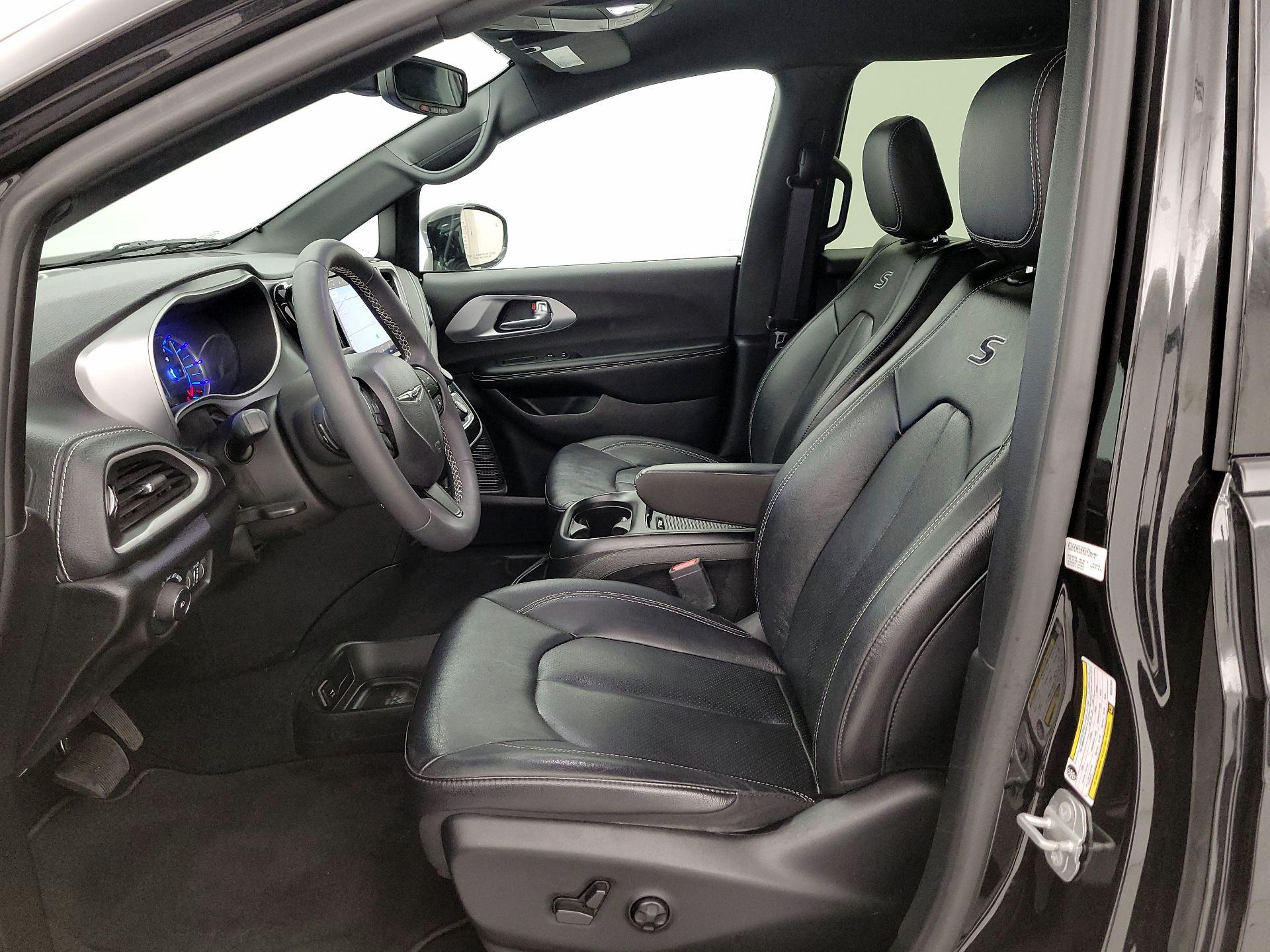 Thumbnail: 2022 Chrysler Pacifica - 11