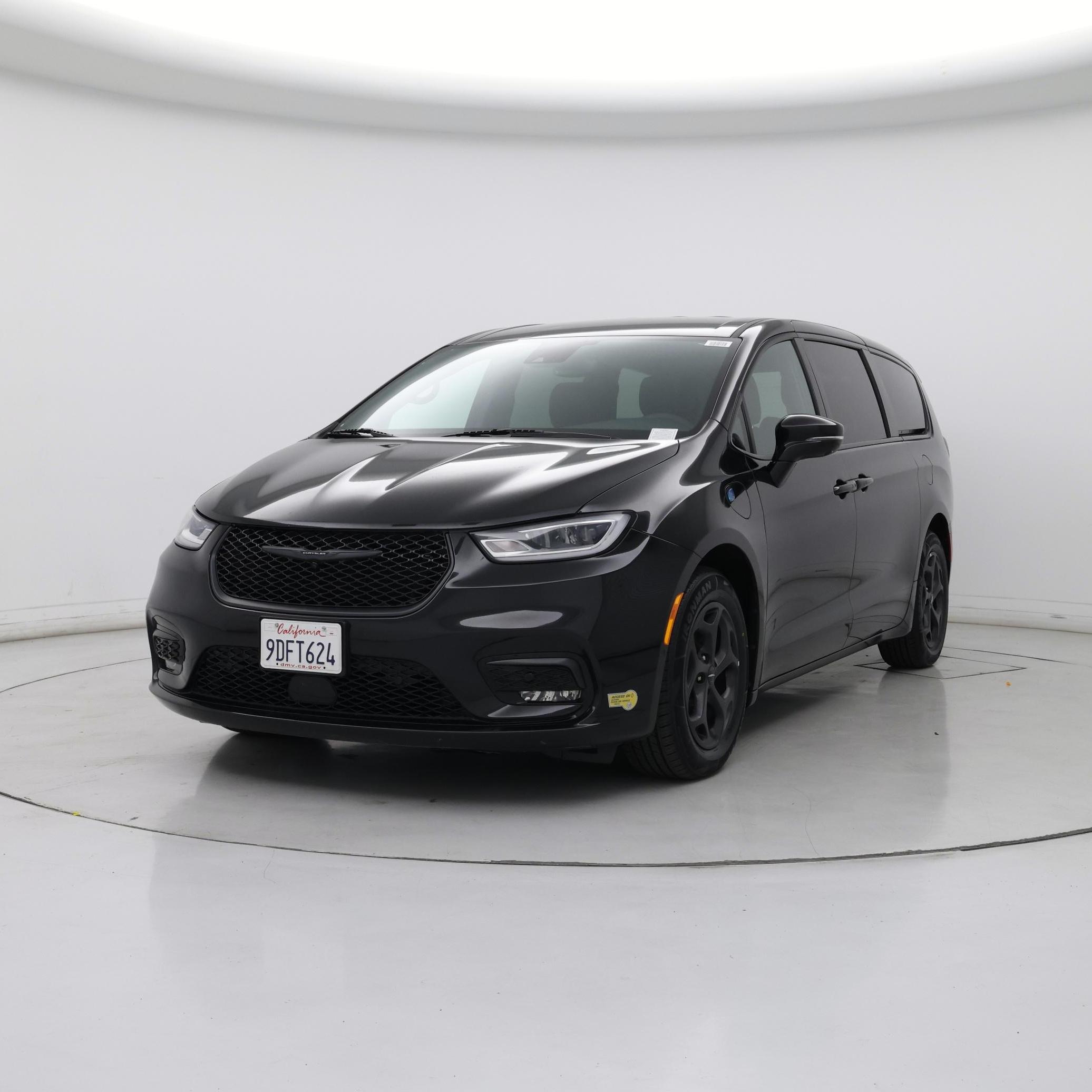 Thumbnail: 2022 Chrysler Pacifica - 4