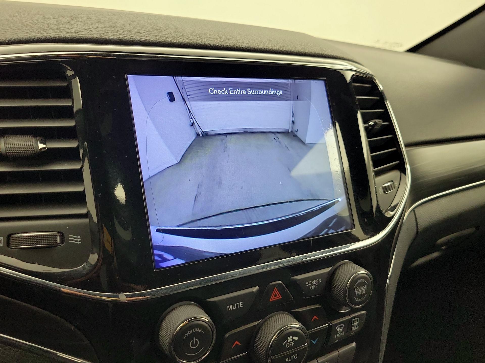 Thumbnail: 2022 Jeep Grand Cherokee - 15