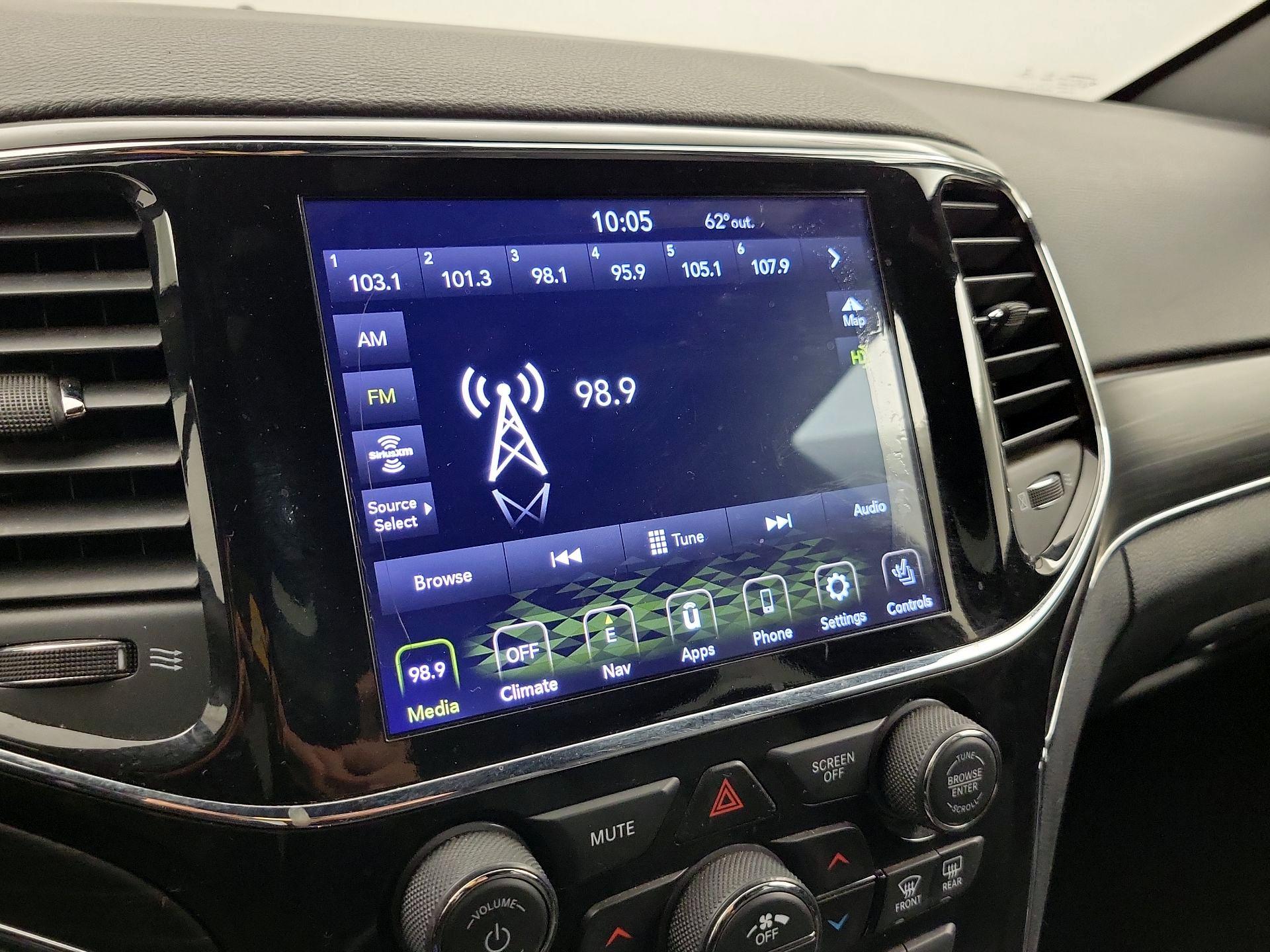 Thumbnail: 2022 Jeep Grand Cherokee - 16