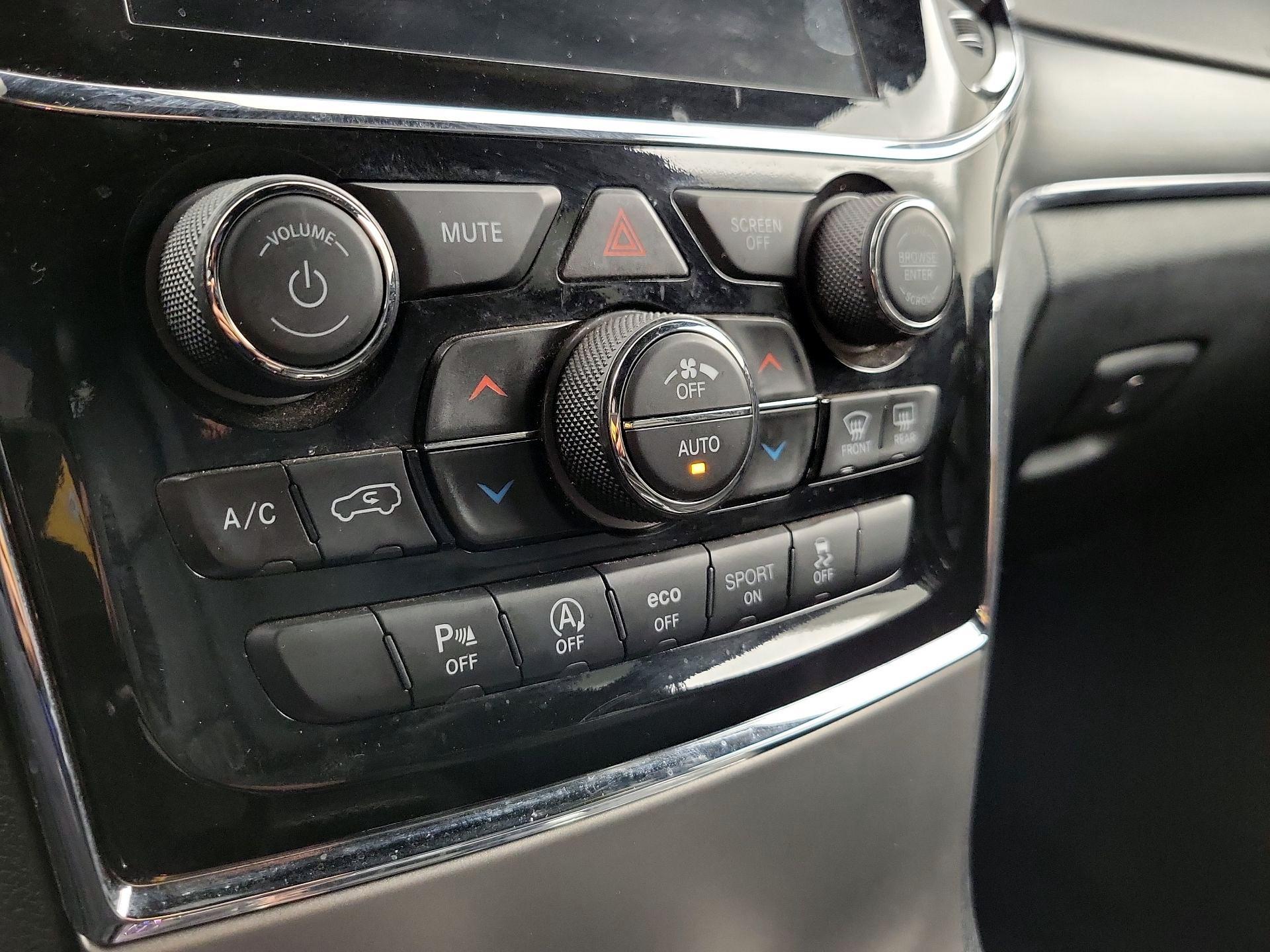 Thumbnail: 2022 Jeep Grand Cherokee - 17