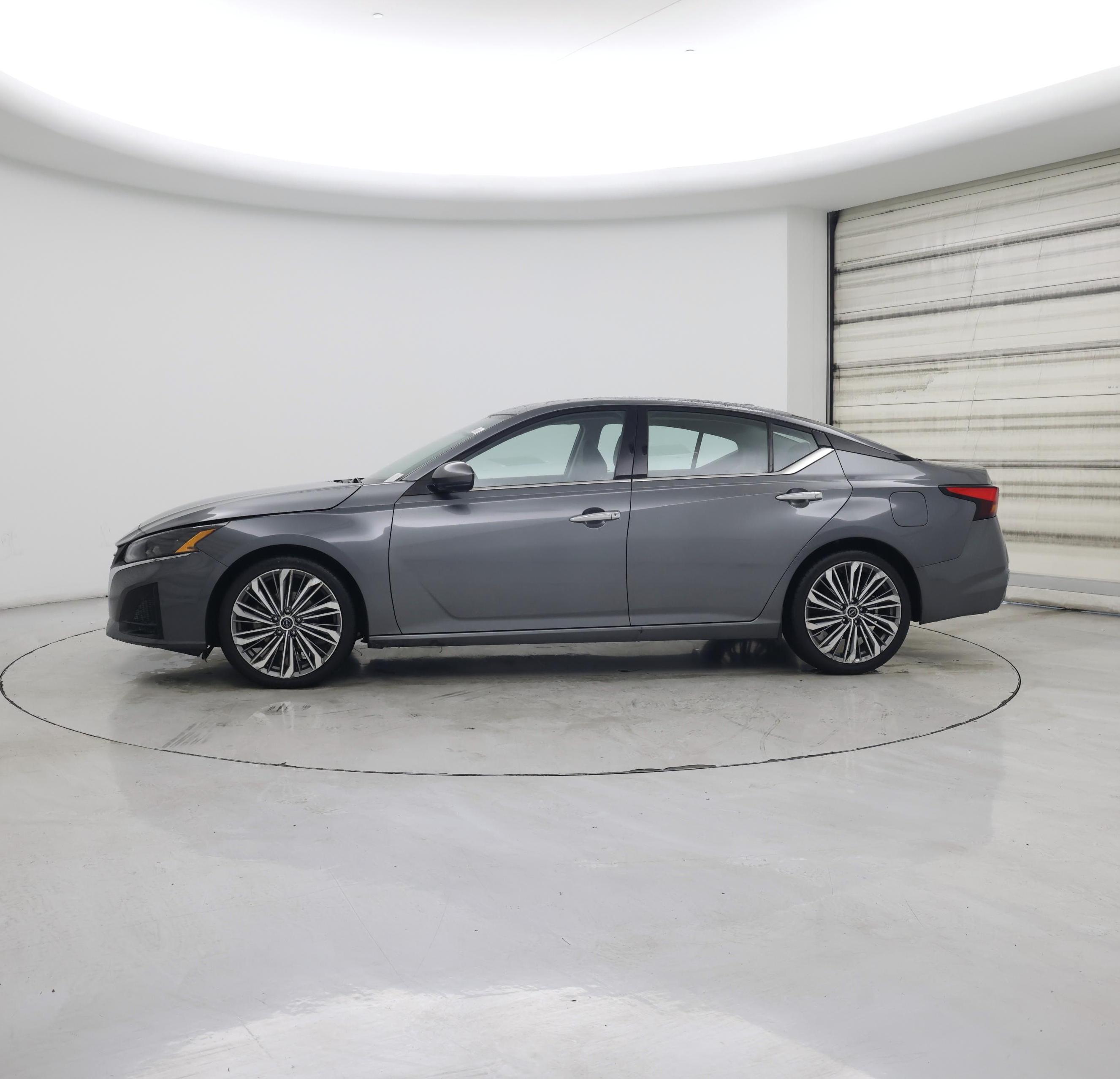 Thumbnail: 2023 Nissan Altima - 3