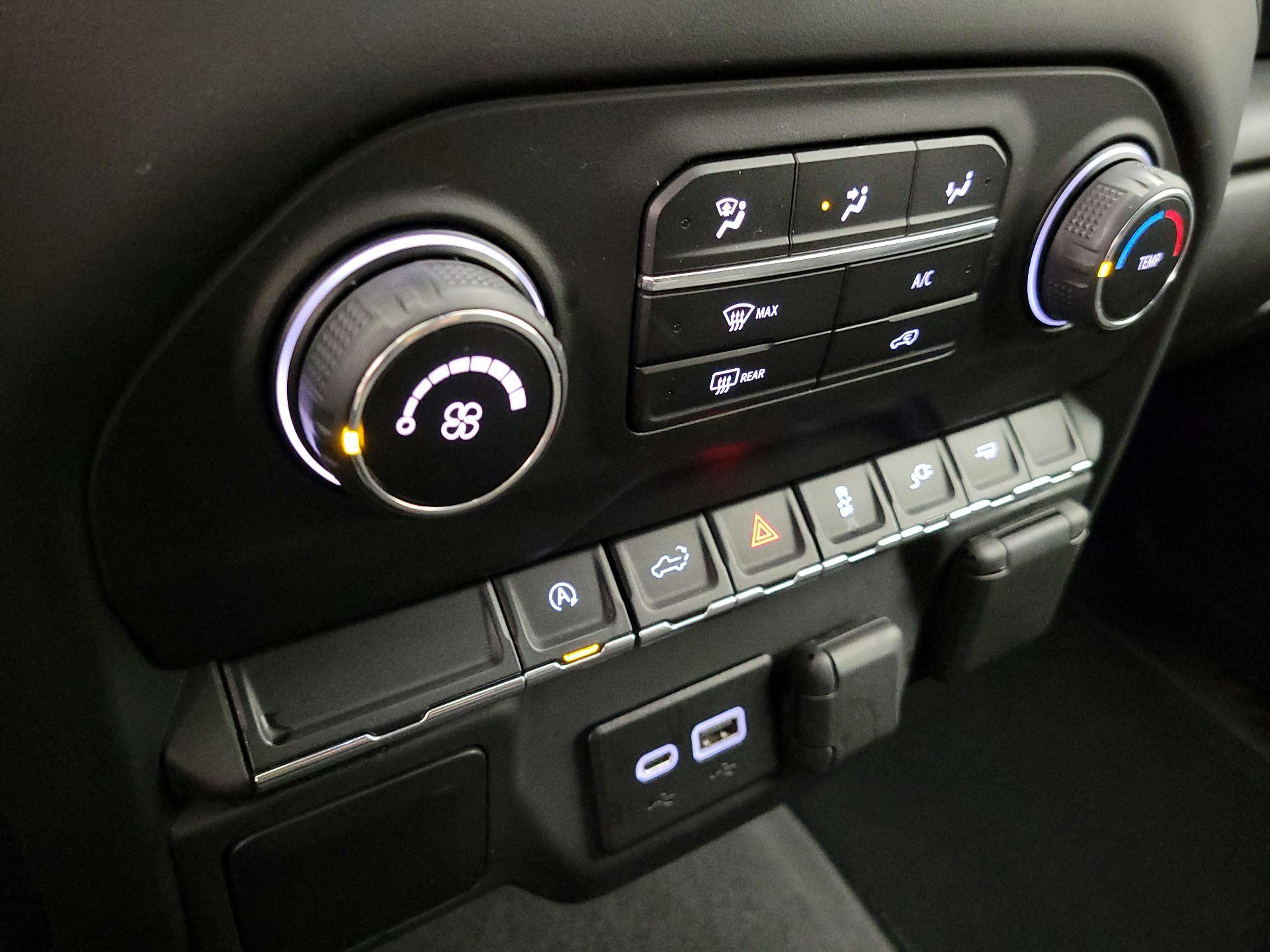 Thumbnail: 2021 Chevrolet Silverado 1500 - 15