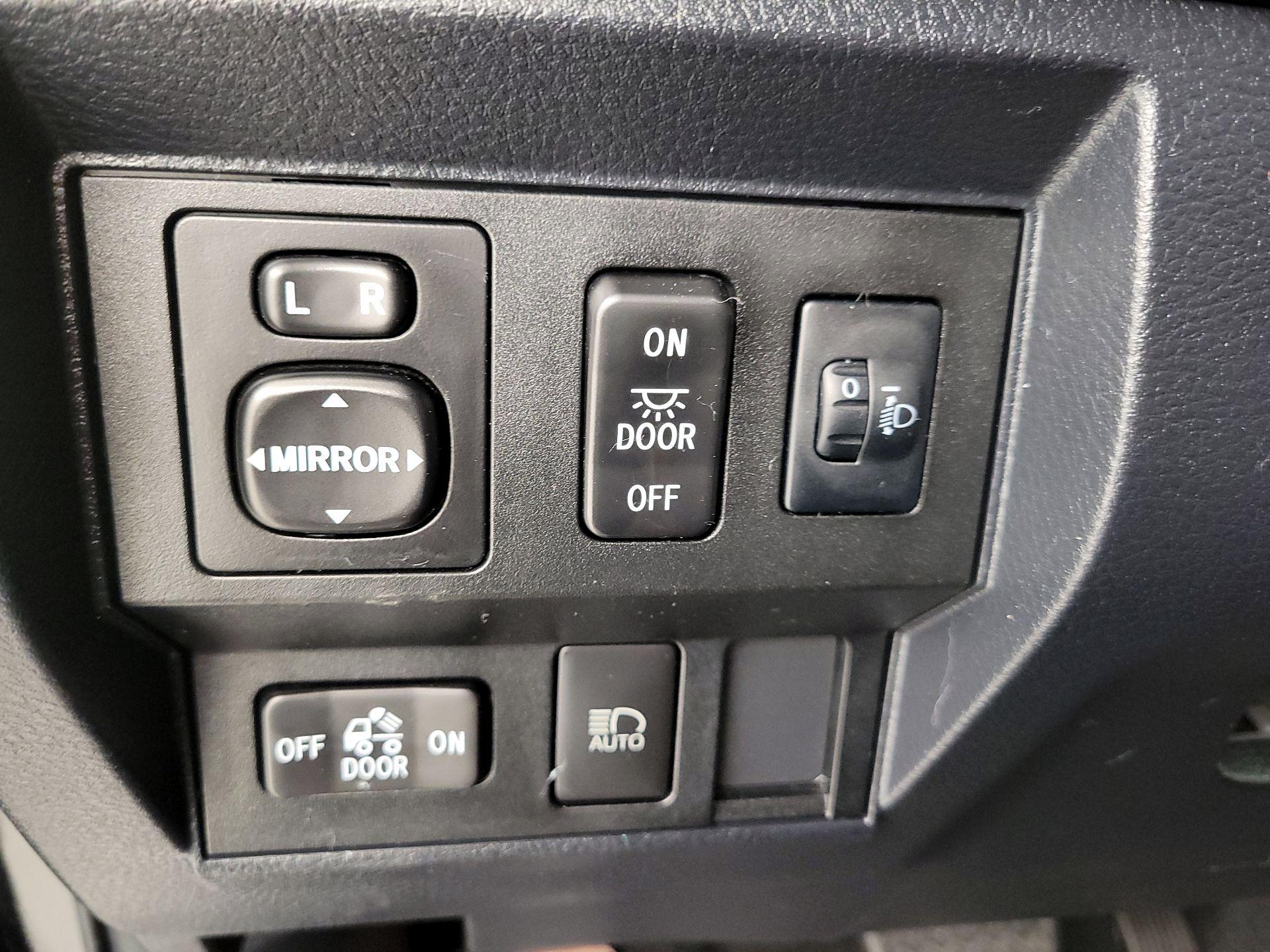 Thumbnail: 2020 Toyota Tundra - 13