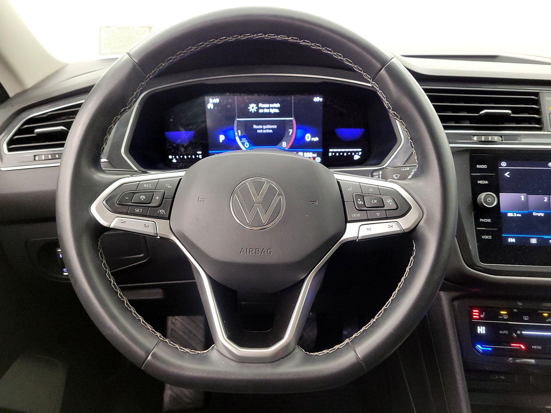 Thumbnail: 2022 Volkswagen Tiguan - 10