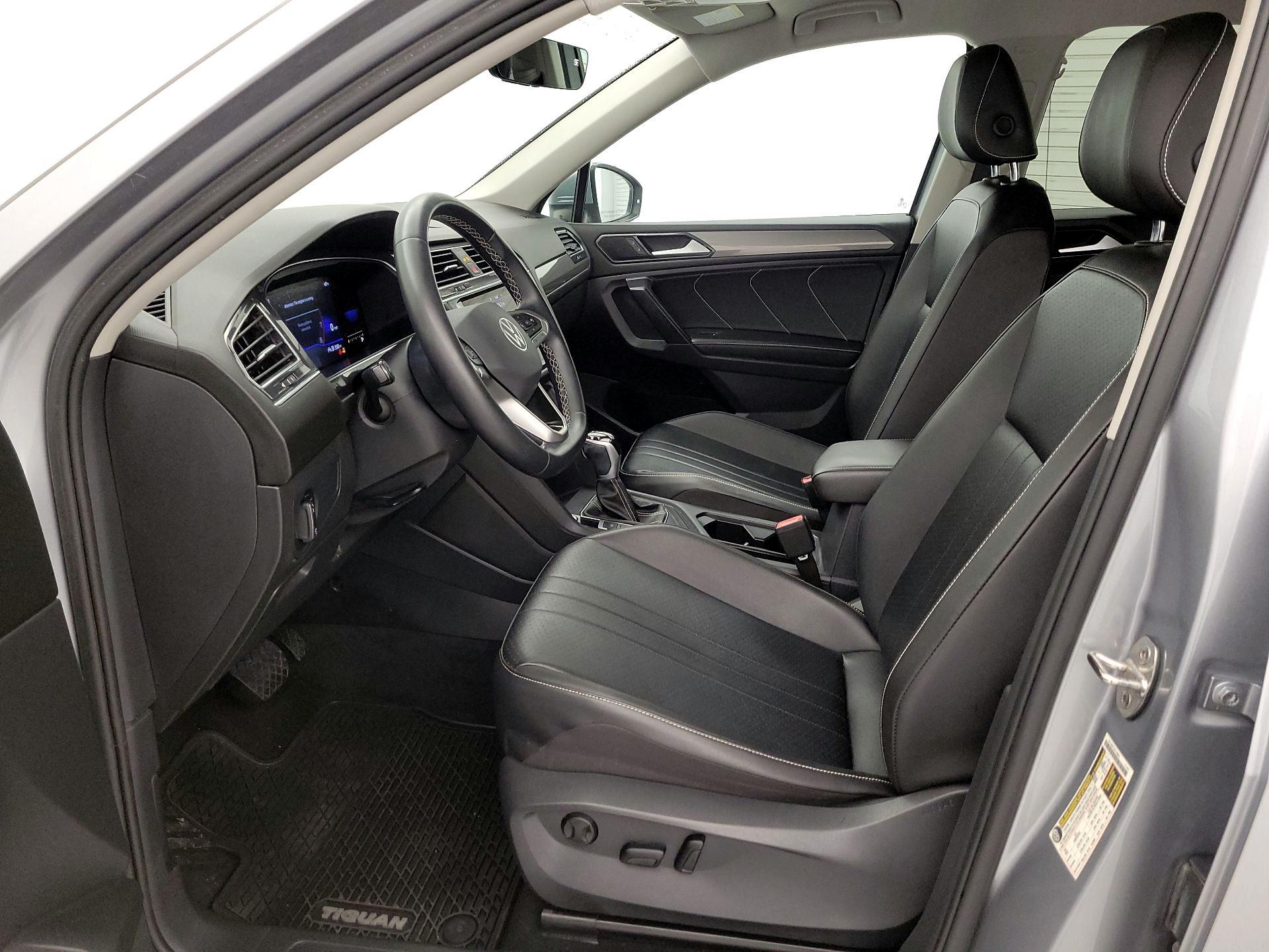 Thumbnail: 2022 Volkswagen Tiguan - 11