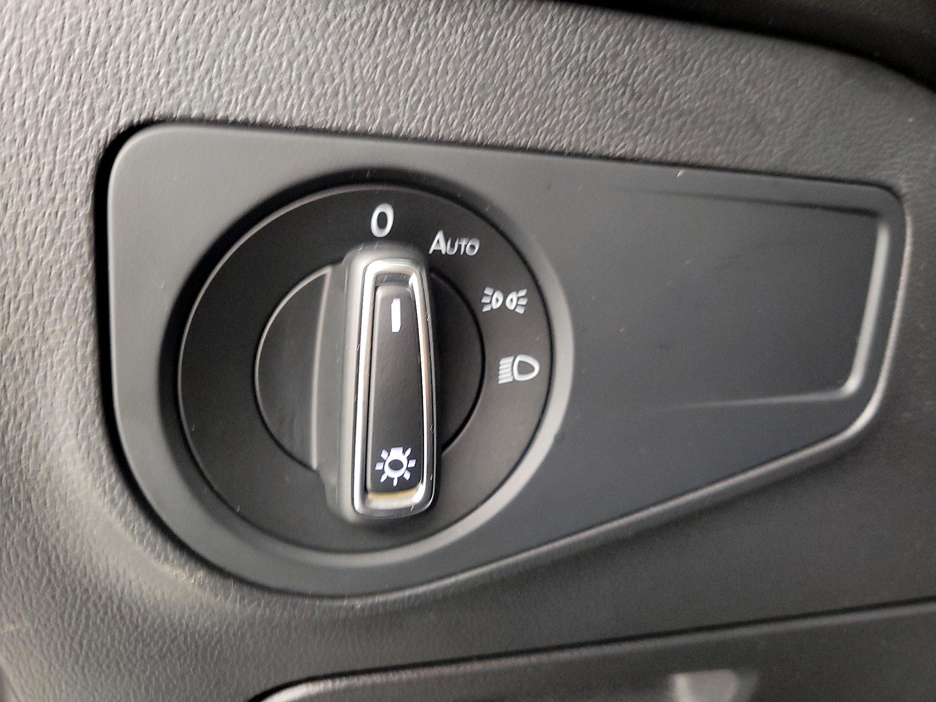 Thumbnail: 2022 Volkswagen Tiguan - 13