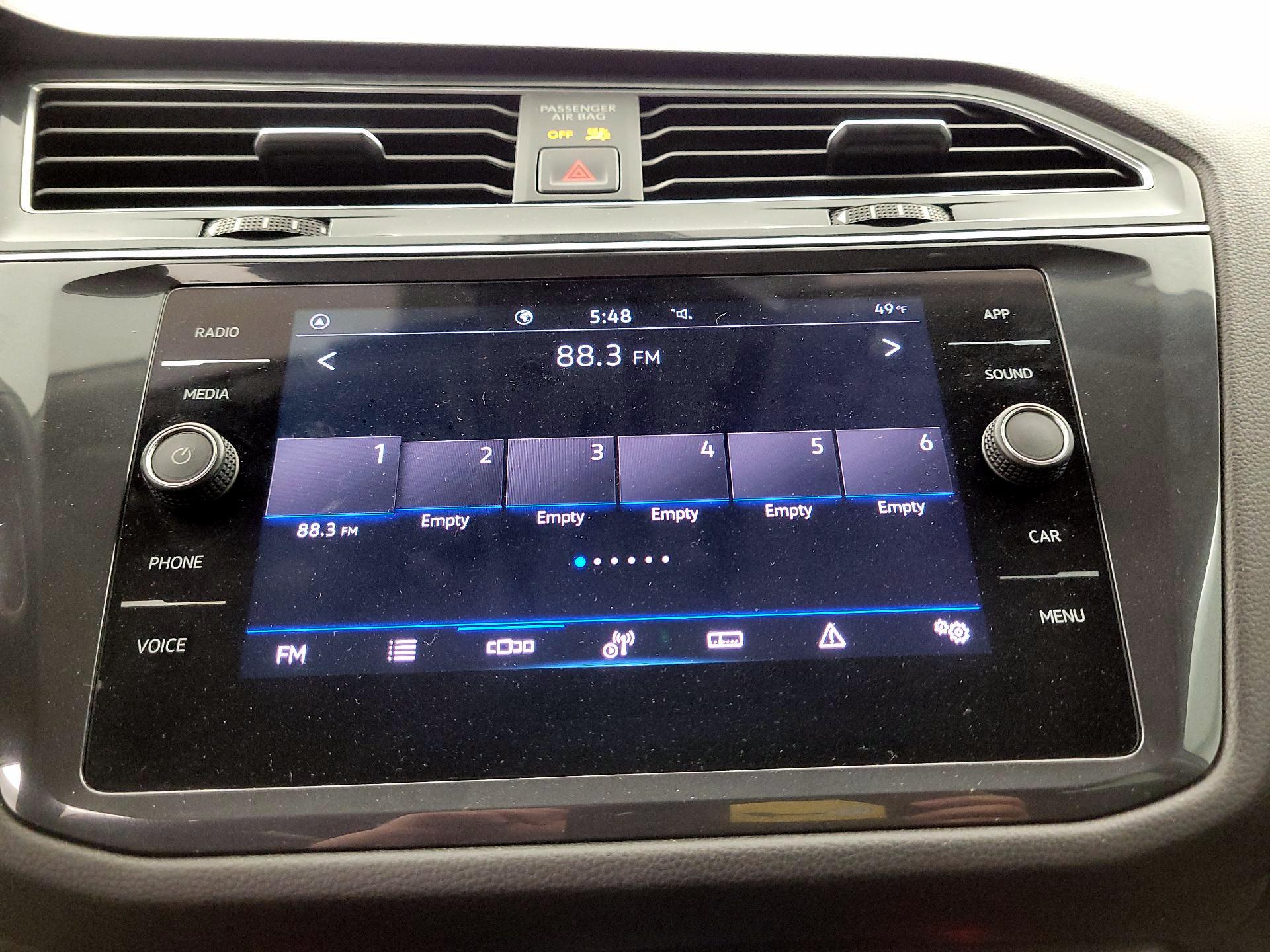 Thumbnail: 2022 Volkswagen Tiguan - 15