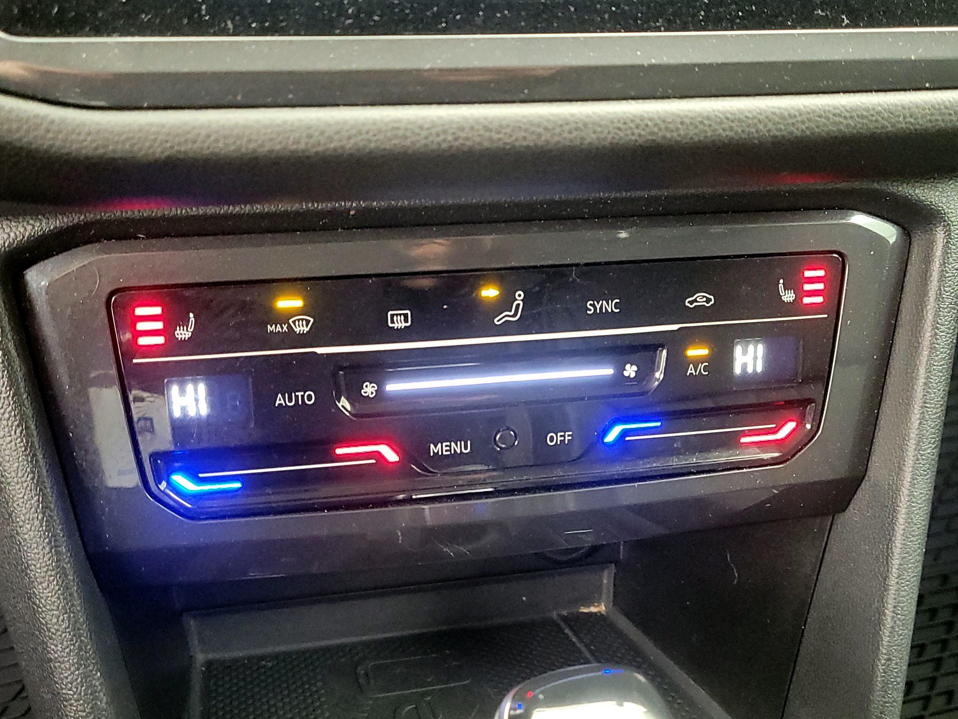 Thumbnail: 2022 Volkswagen Tiguan - 16