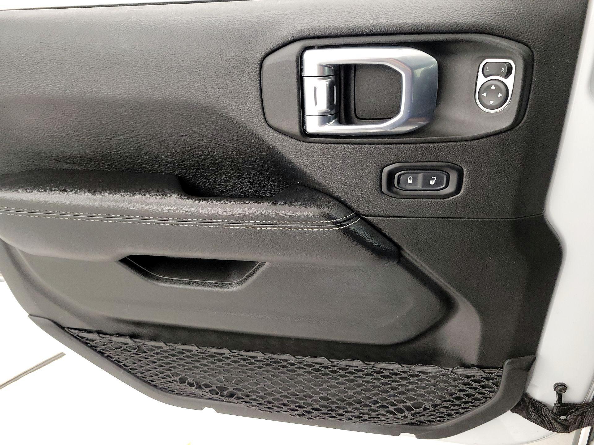 Thumbnail: 2022 Jeep Wrangler - 12