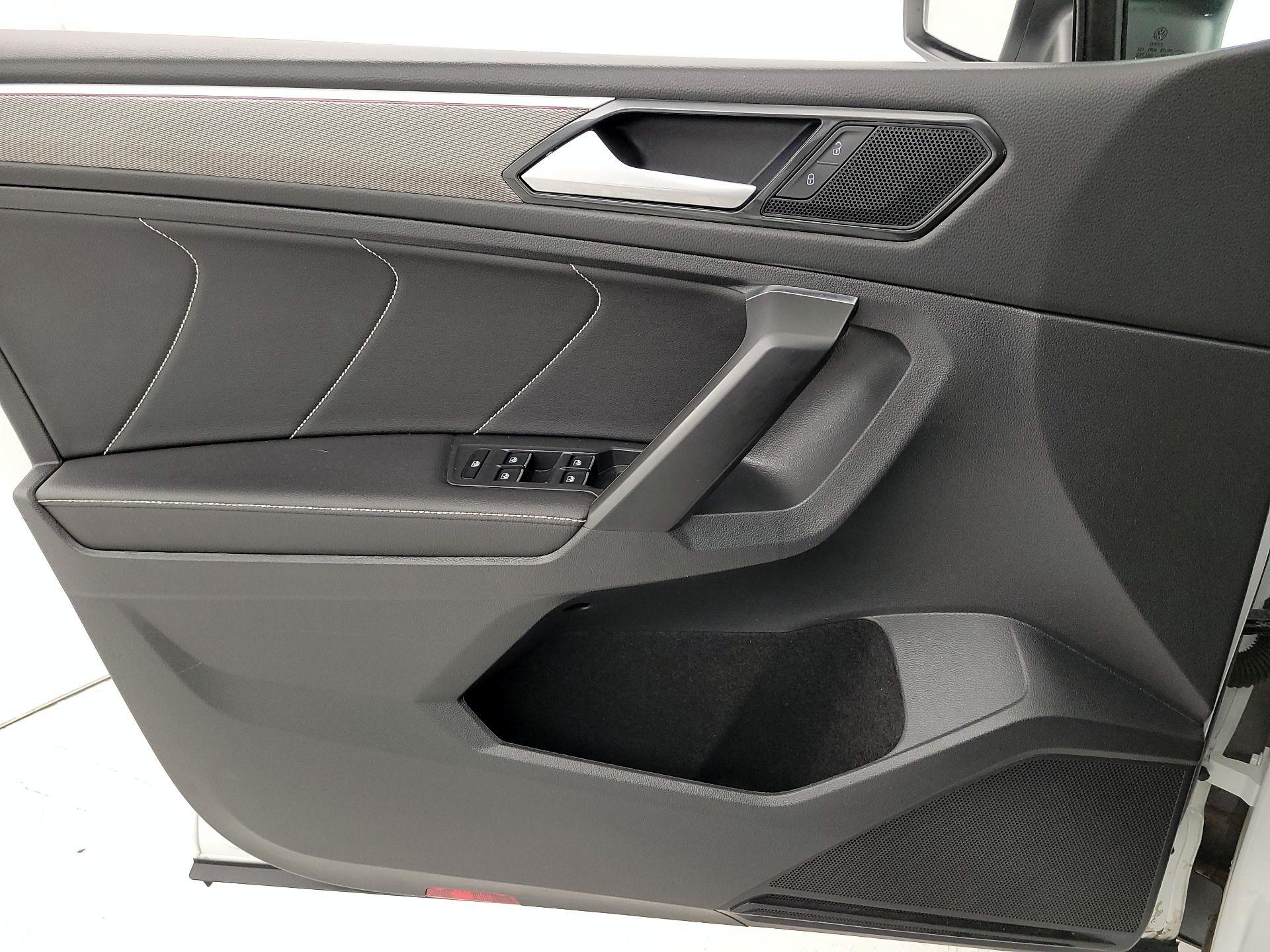 Thumbnail: 2023 Volkswagen Tiguan - 12