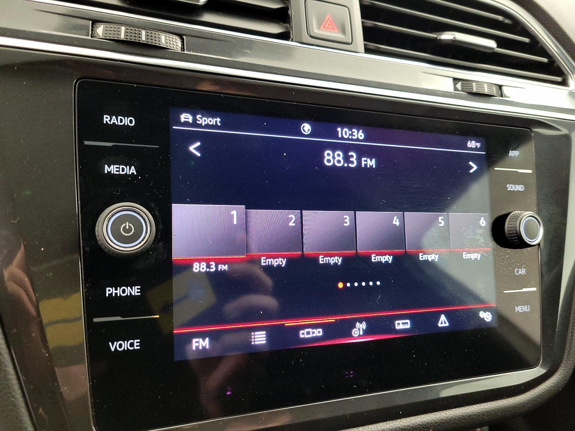 Thumbnail: 2023 Volkswagen Tiguan - 15