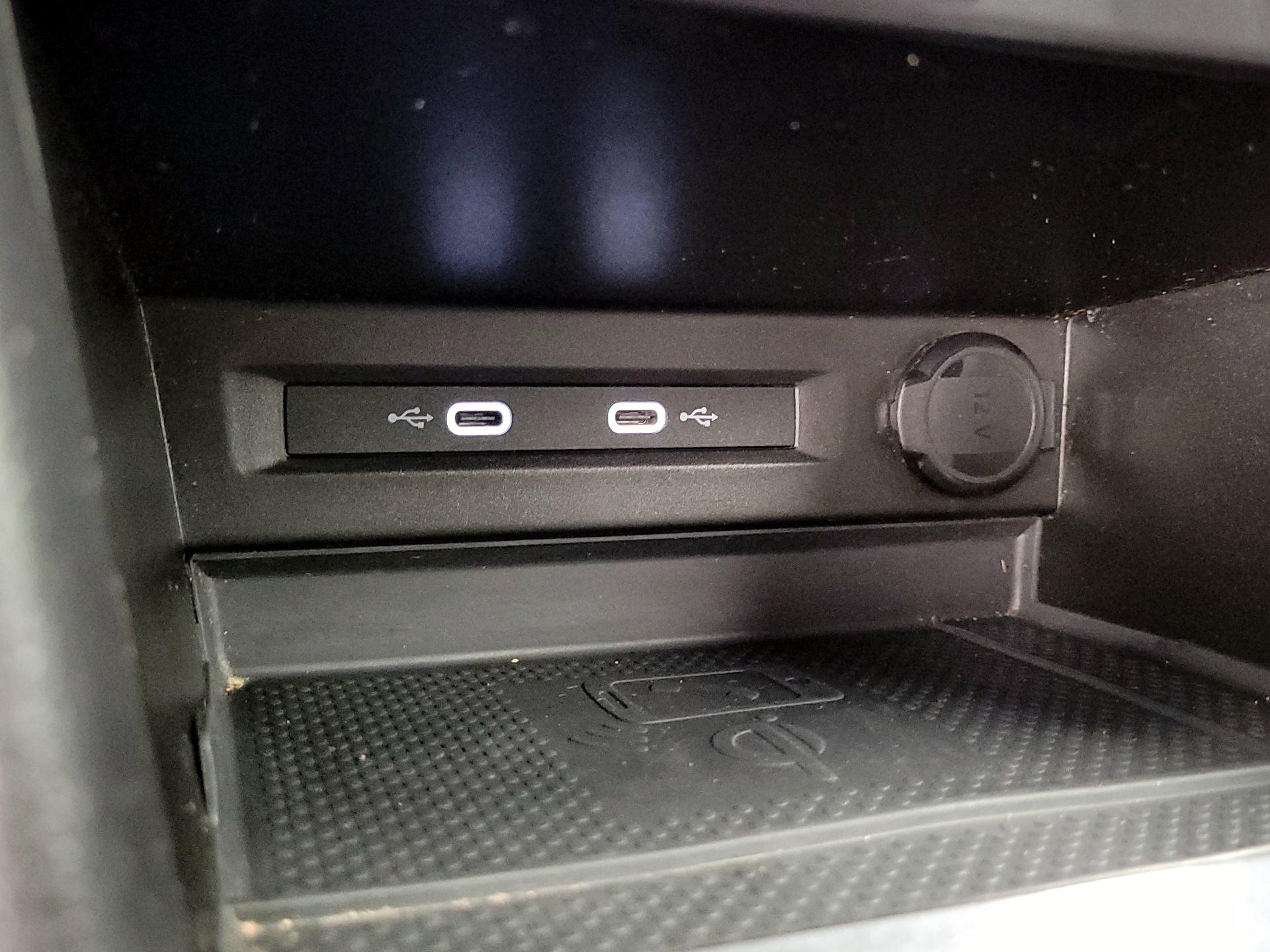 Thumbnail: 2023 Volkswagen Tiguan - 18