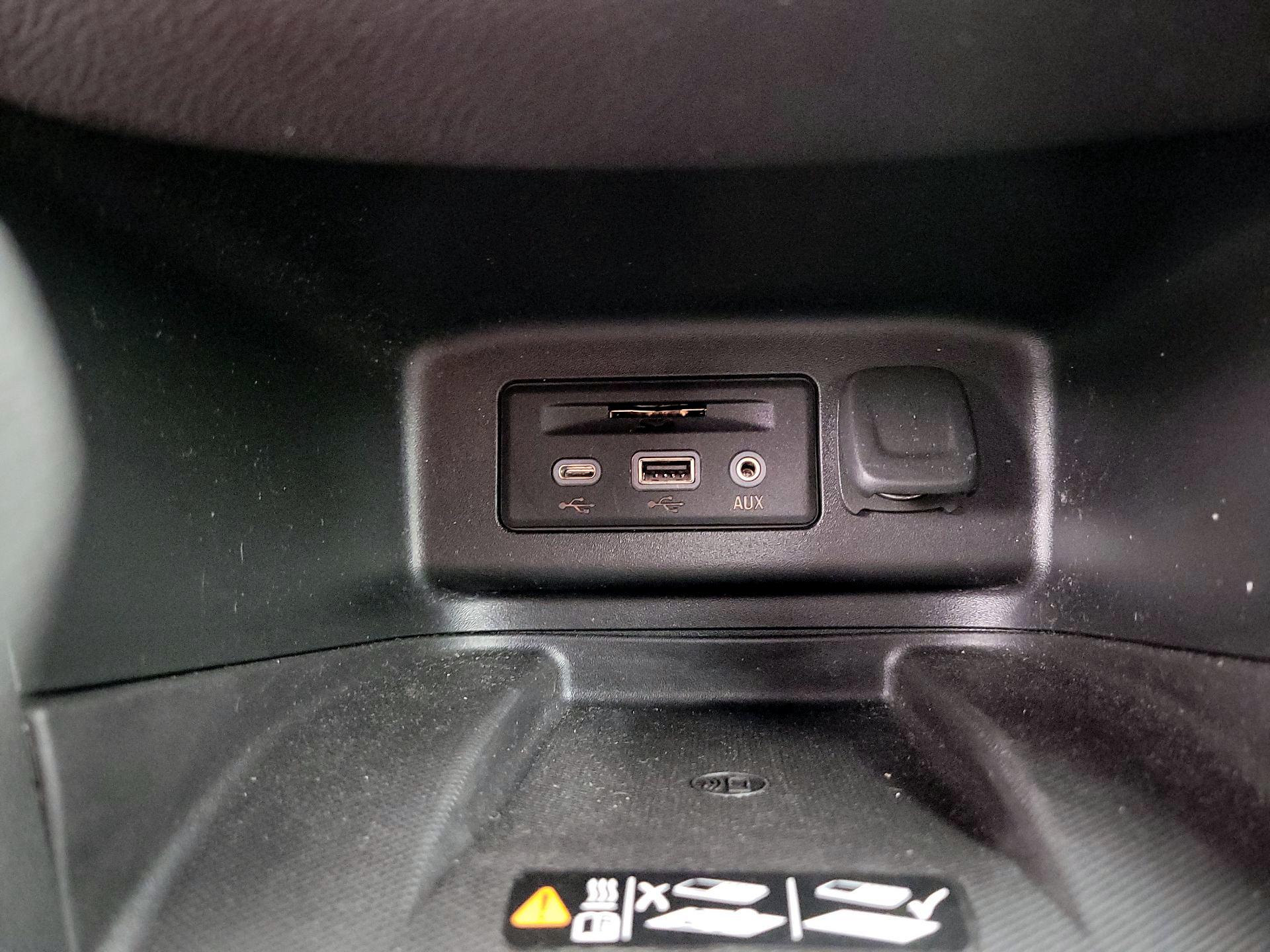 Thumbnail: 2021 Chevrolet Equinox - 18