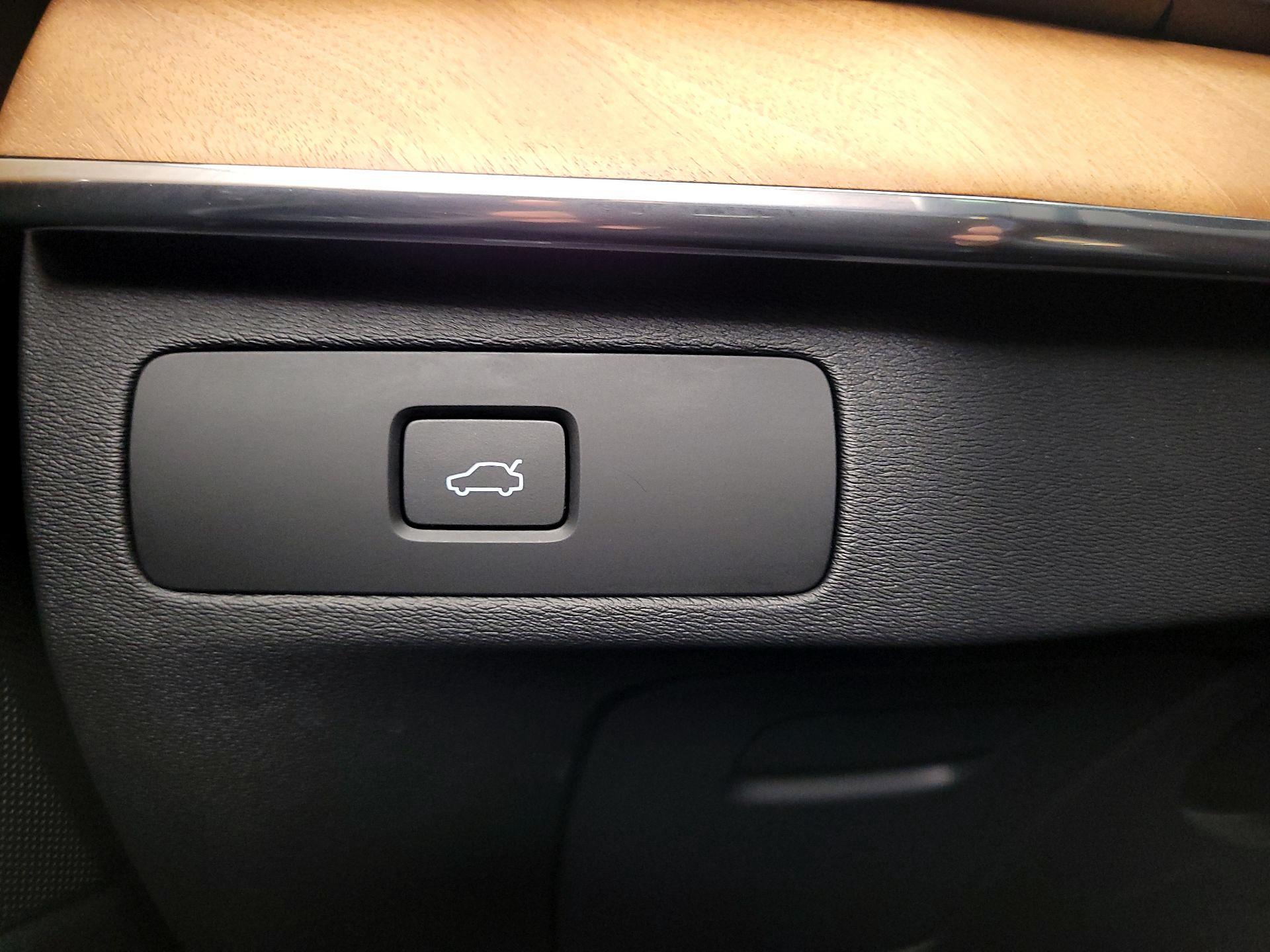 Thumbnail: 2023 Volvo XC90 - 13