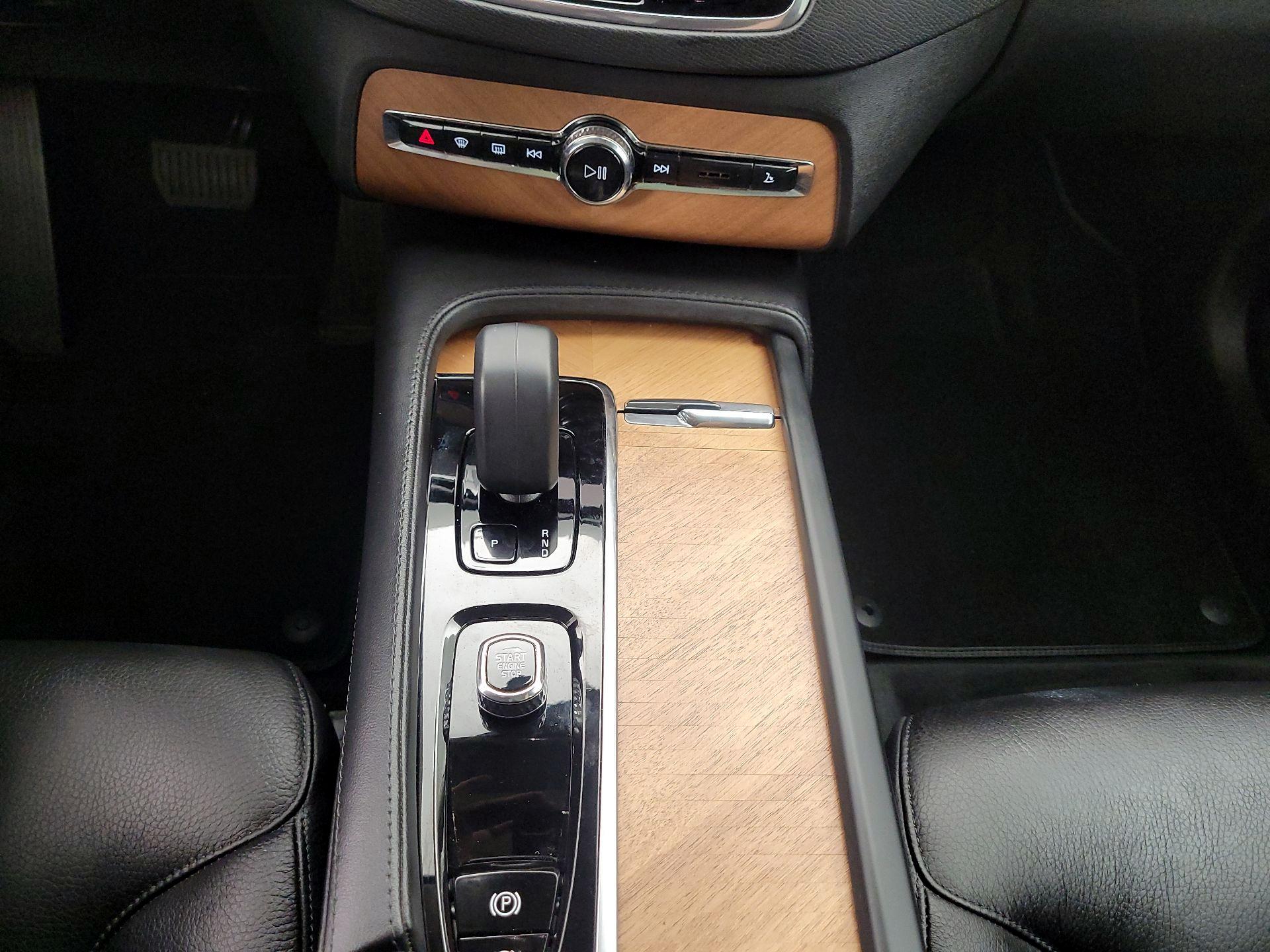 Thumbnail: 2023 Volvo XC90 - 18