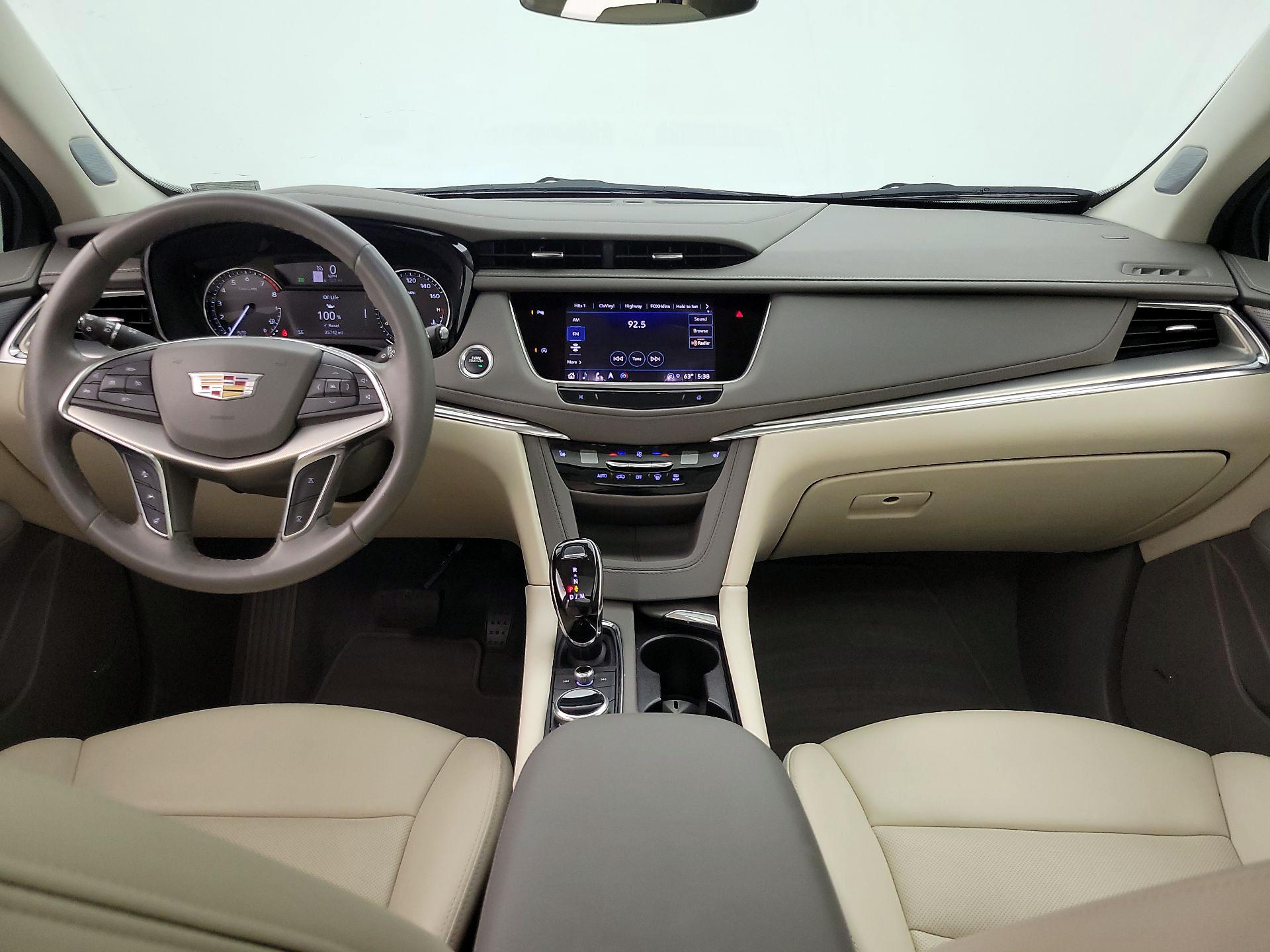 Thumbnail: 2022 Cadillac XT5 - 9