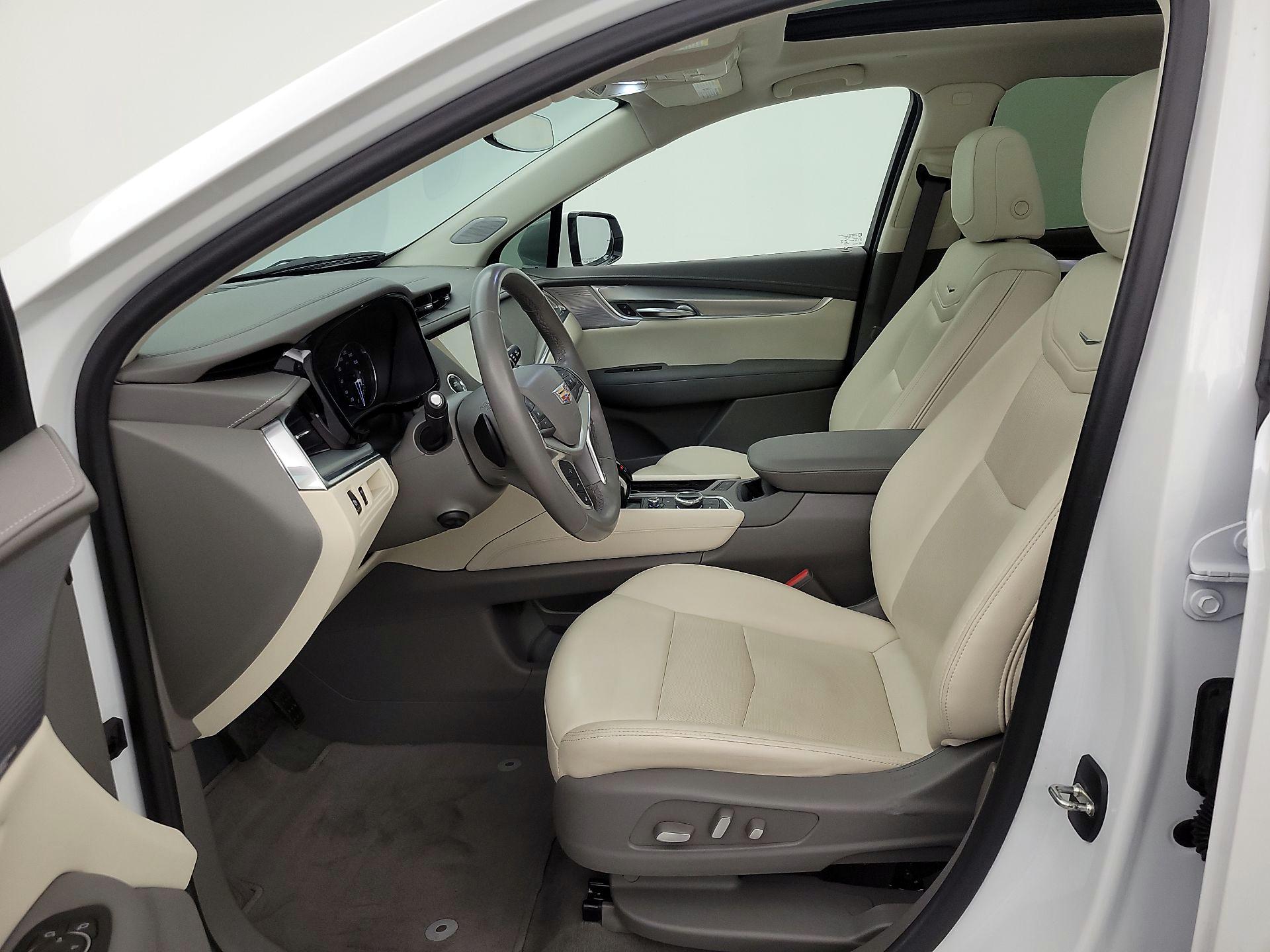 Thumbnail: 2022 Cadillac XT5 - 11