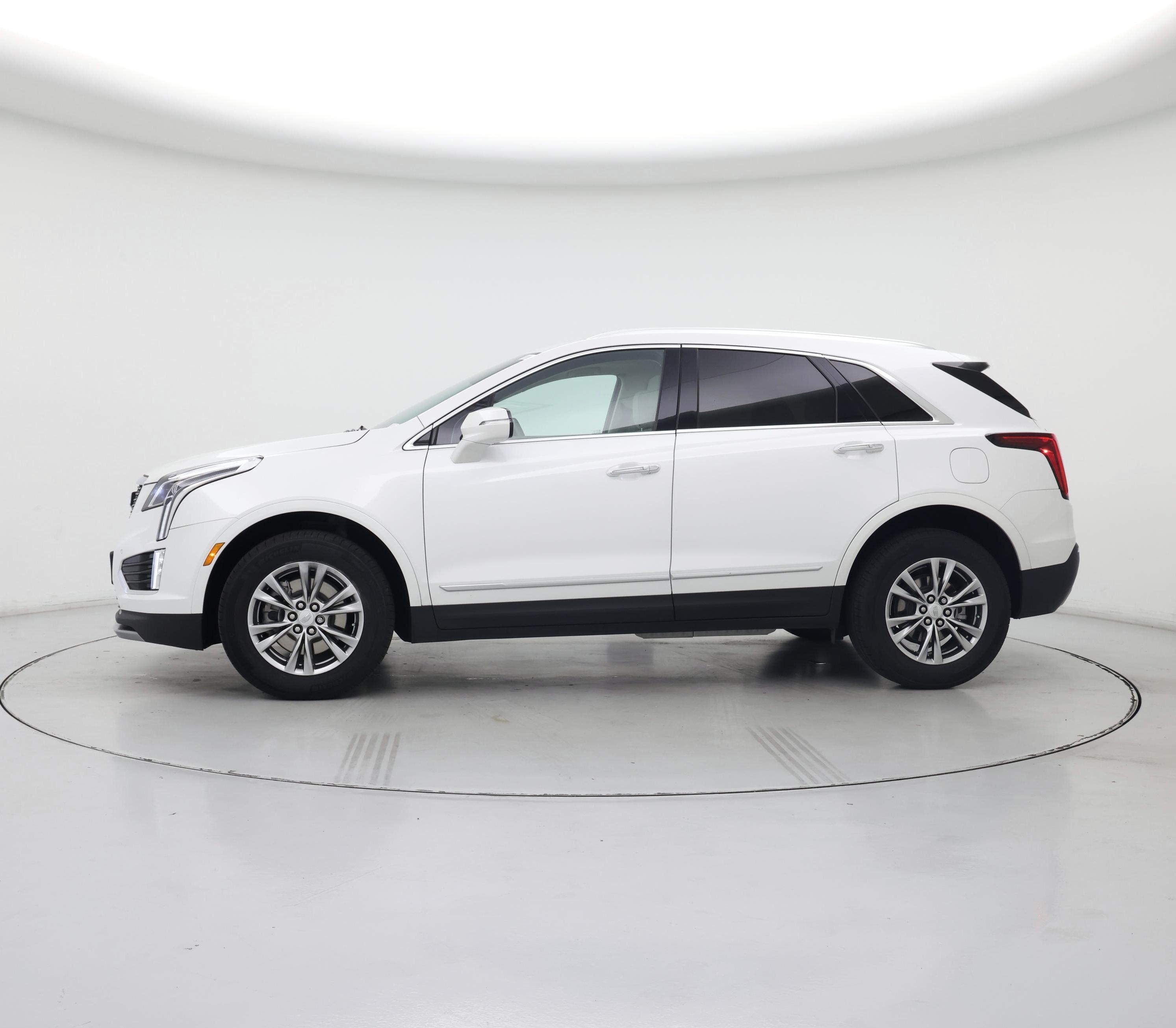 Thumbnail: 2022 Cadillac XT5 - 3