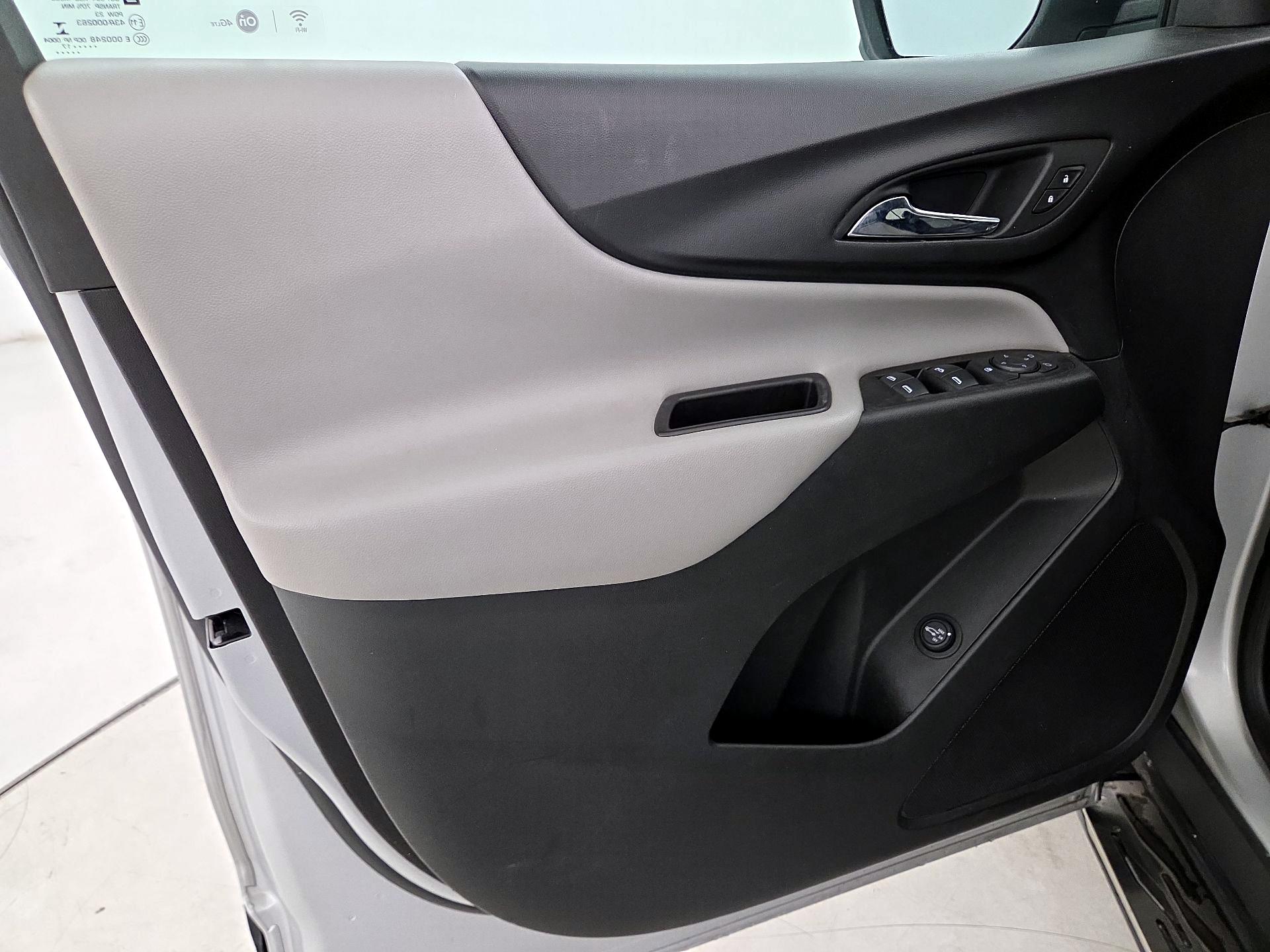 Thumbnail: 2018 Chevrolet Equinox - 12