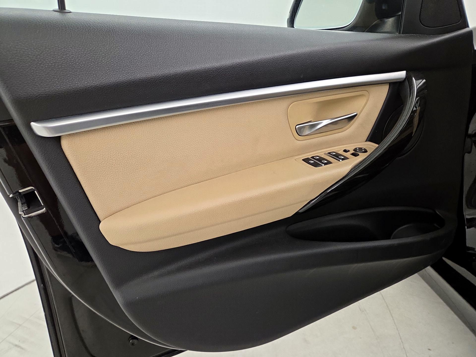 Thumbnail: 2017 BMW 3 Series - 12