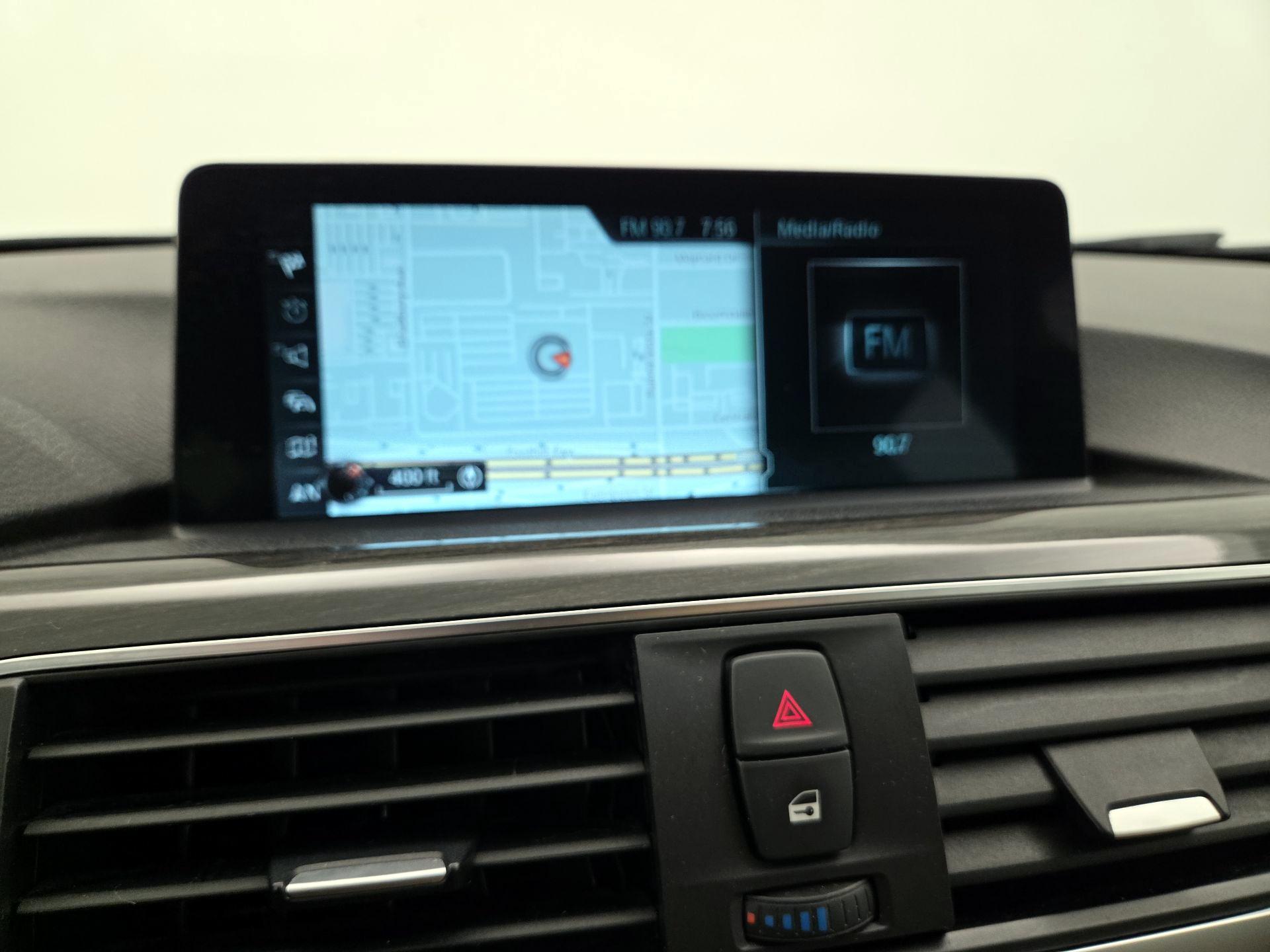 Thumbnail: 2017 BMW 3 Series - 16