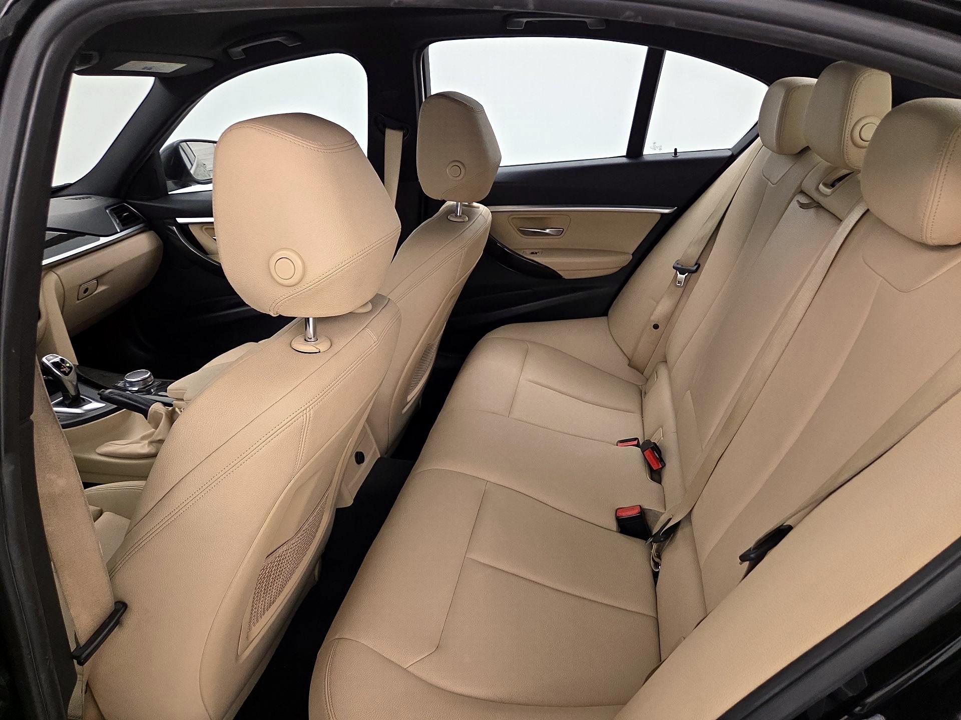 Thumbnail: 2017 BMW 3 Series - 20