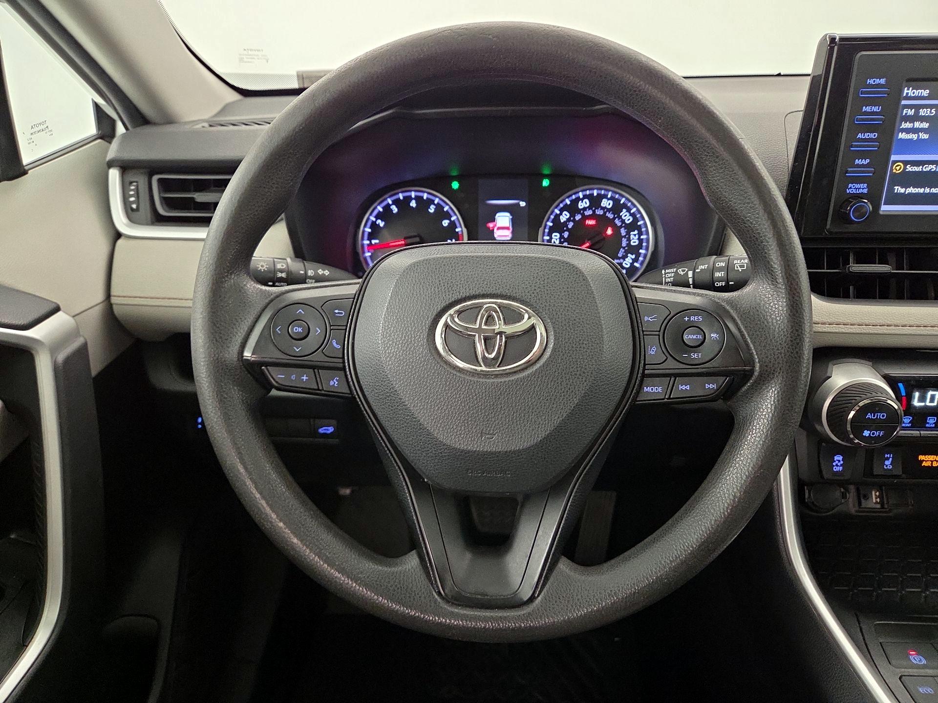 Thumbnail: 2019 Toyota RAV4 - 10